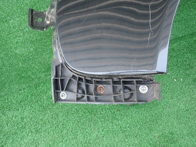 AUDI A6 C5 97- ĽAVÝ PREDNÝ BLATNÍK