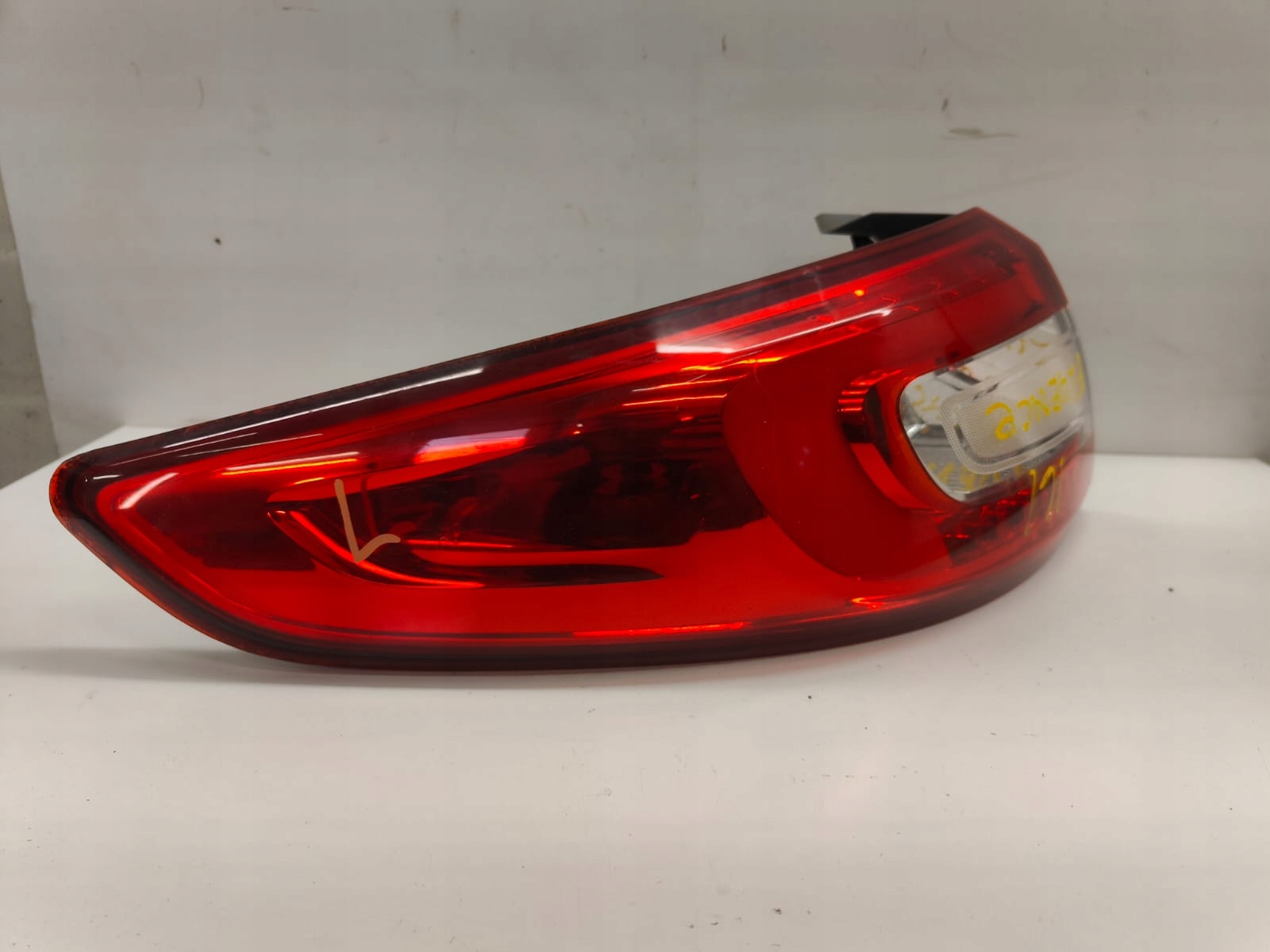 Renault fluence 2016 265559487r LAVE ZADNE SVETLO ZADNA LED