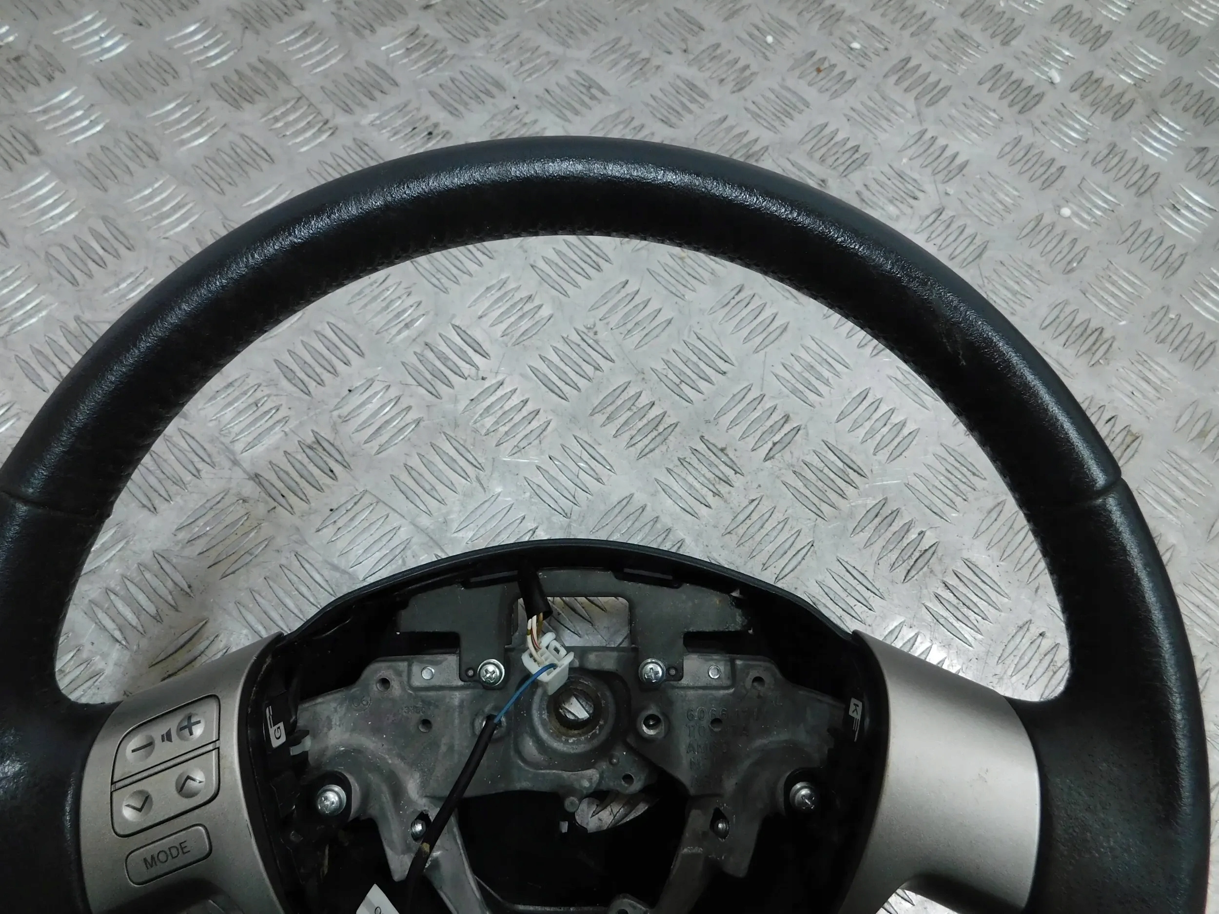 VOLANT KOŽA TOYOTA AURIS I 07-