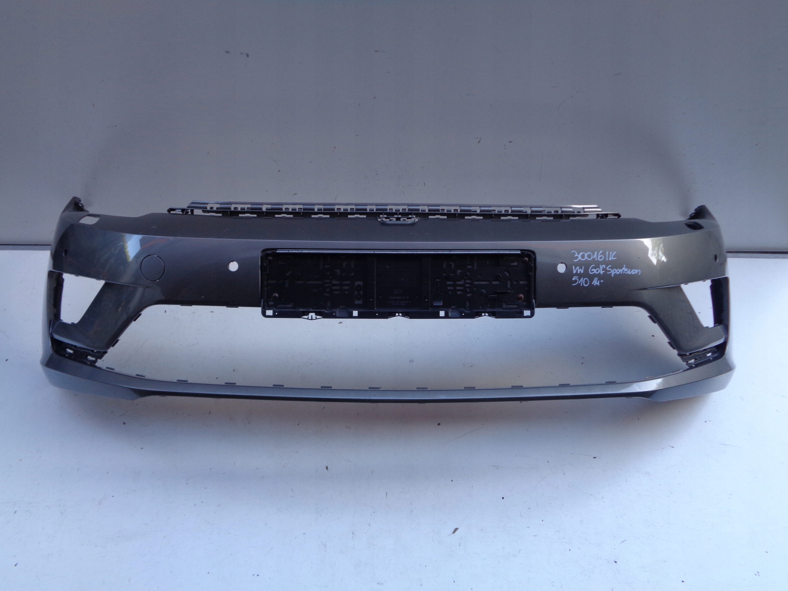 PREDNÝ NÁRAZNÍK VW GOLF SPORTSVAN 510 14-17 30016