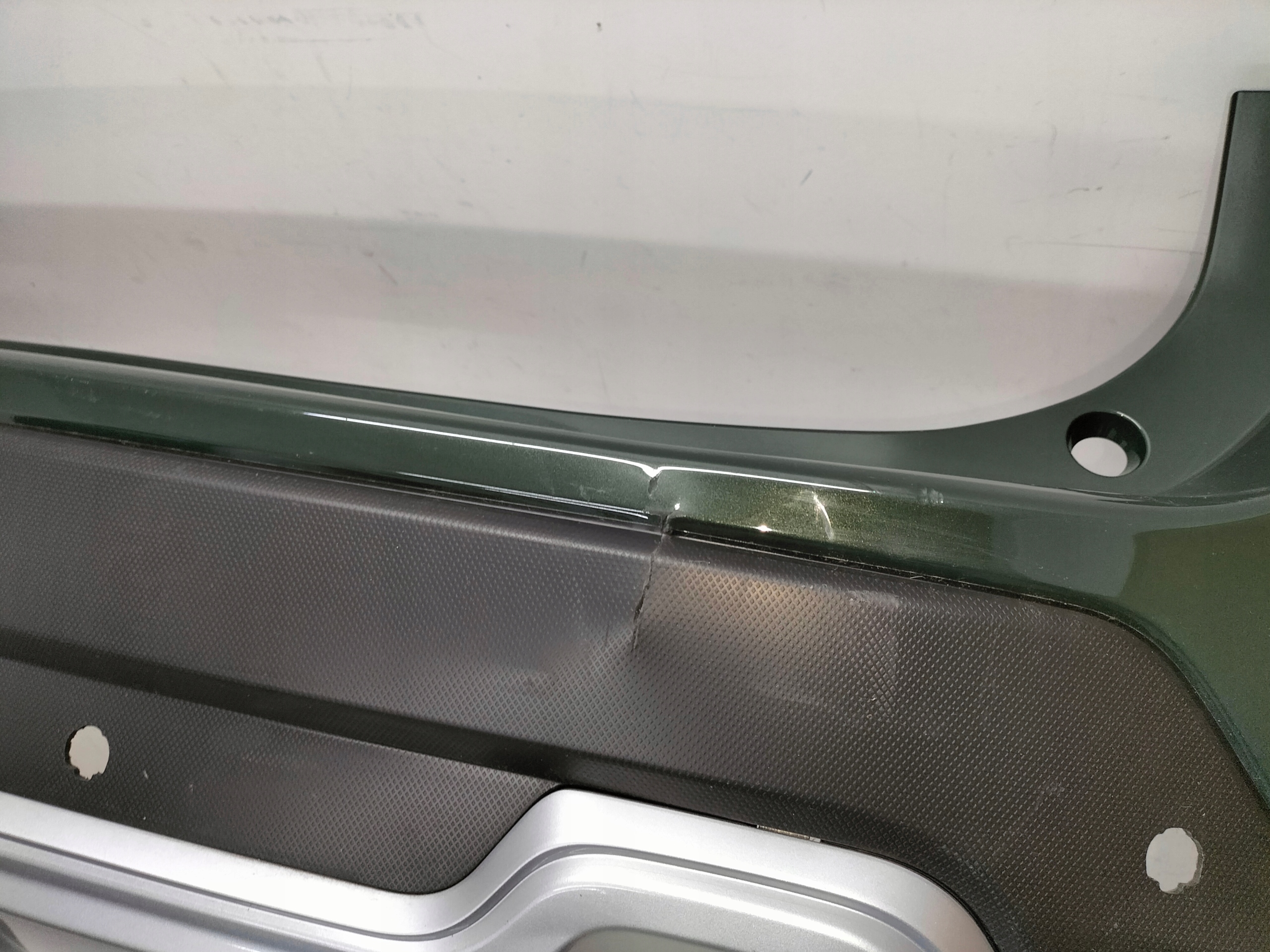 ZADNÝ NÁRAZNÍK SUBARU FORESTER 5 V 18-