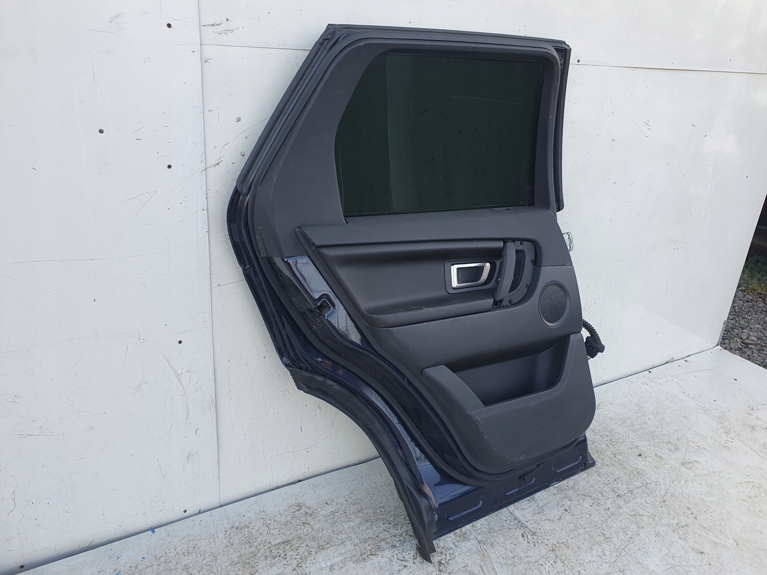 LAND ROVER DISCOVERY SPORT LAVE ZADNE DVERE