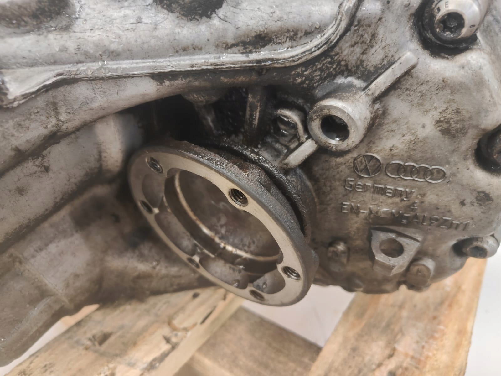 Volkswagen Audi 2.0 tdi oe KNS cba PREVODOVKA MANUALNA