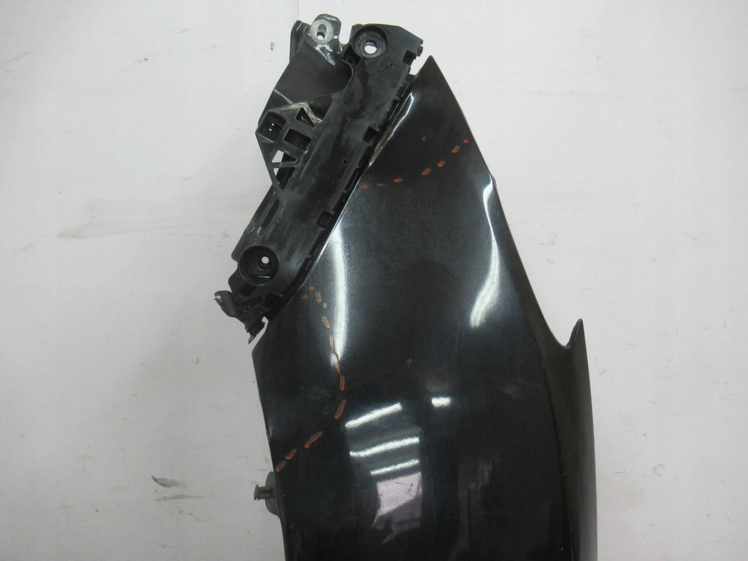 BLATNIK PREDNÝ LAVY Mazda 3 BL 09-