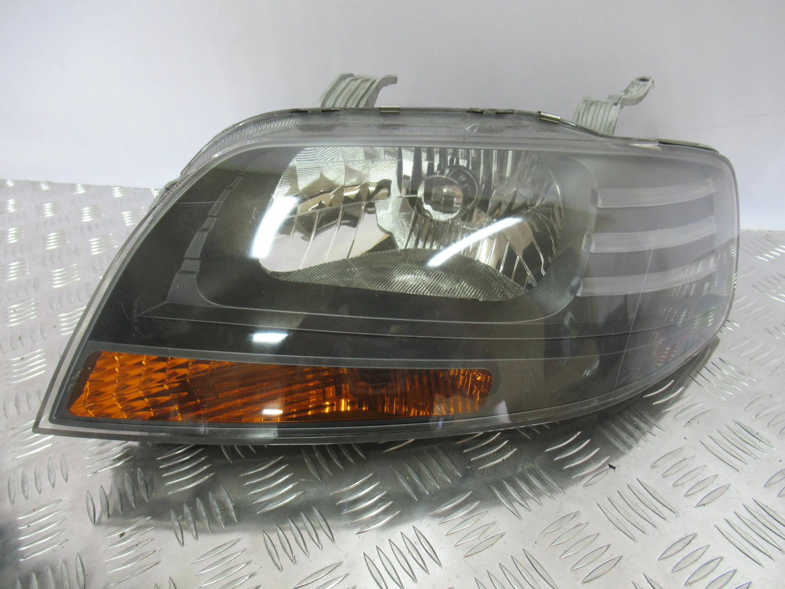 LAVE PREDNE SVETLO CHEVROLET AVEO