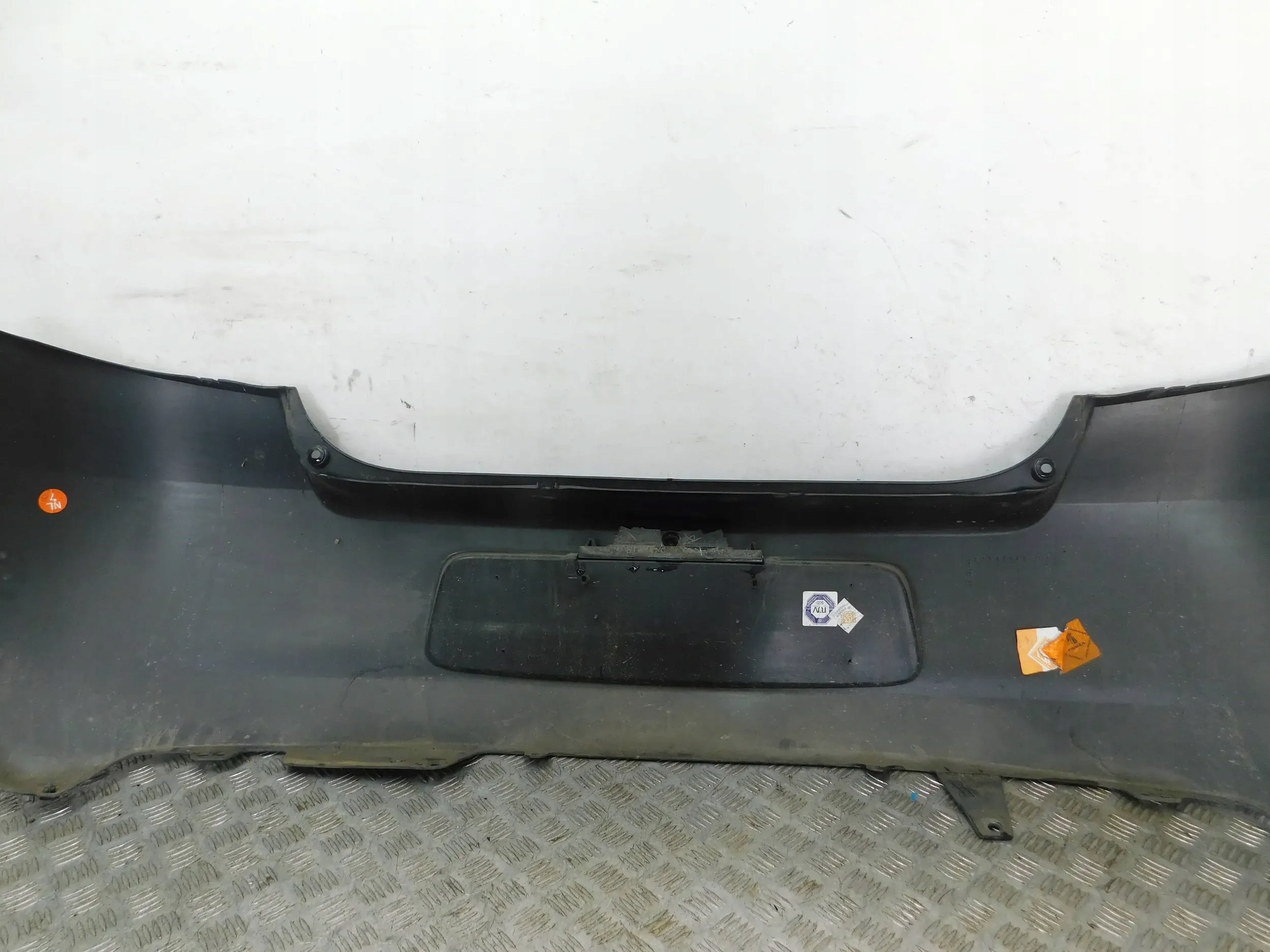 ZADNÝ NÁRAZNÍK TOYOTA YARIS II 2 06-09