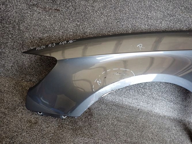 AUDI A3 8V LIFT 16- ĽAVÝ PREDNÝ BLATNÍK