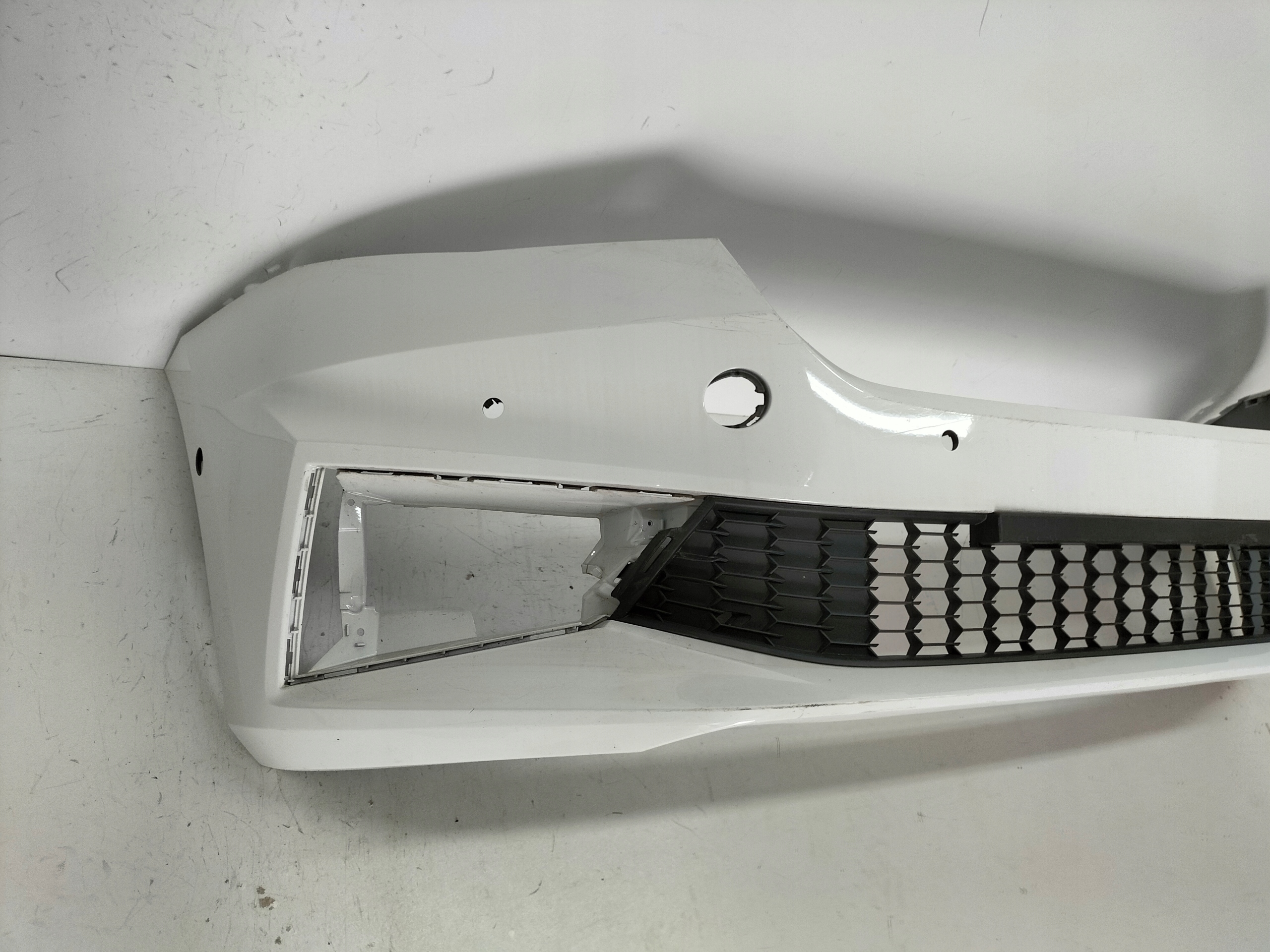 PREDNÝ NÁRAZNÍK SKODA FABIA 4 IV 21-