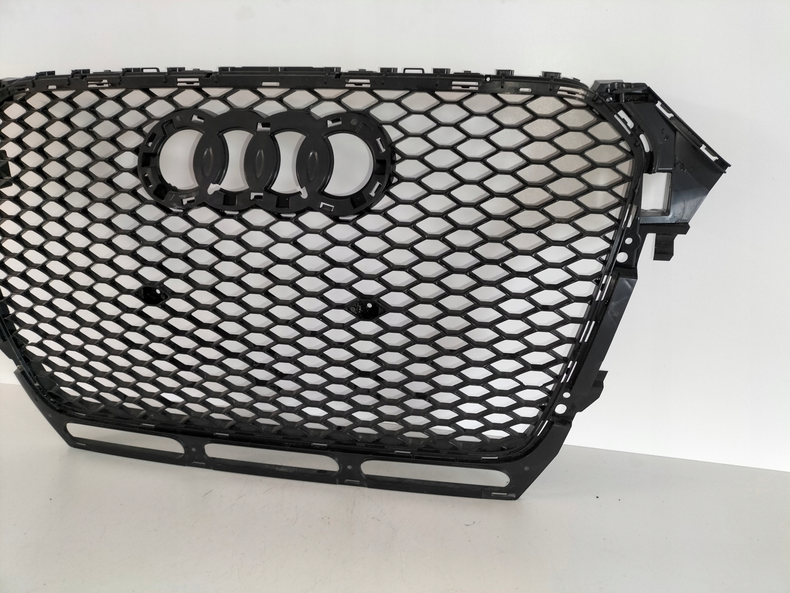 MRIEZKA LISTA AUDI A4 RS4 B8 LIFT 12-15