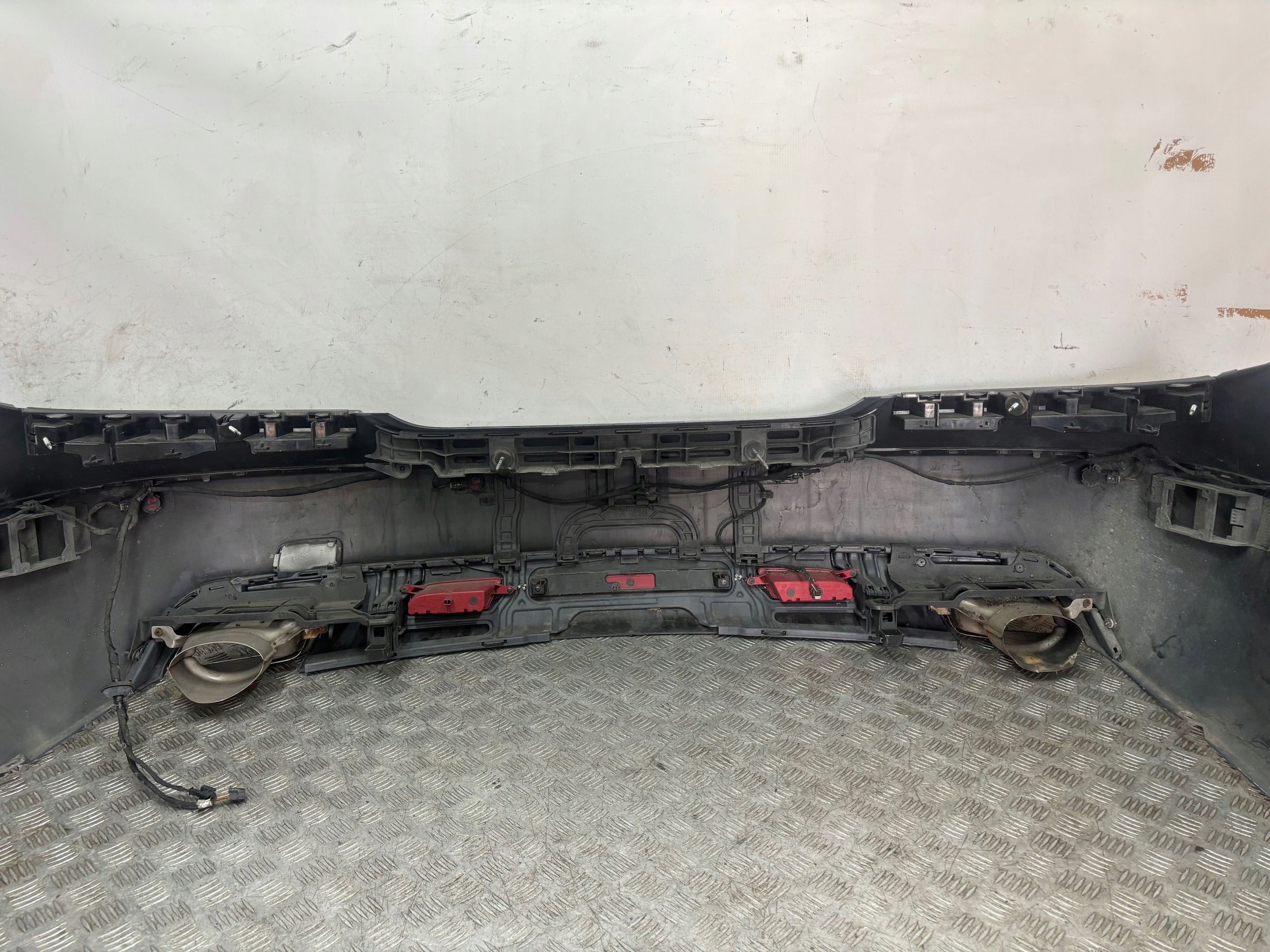 ZADNÝ NÁRAZNÍK MERCEDES CLS KOMBI W218 6XPDC
