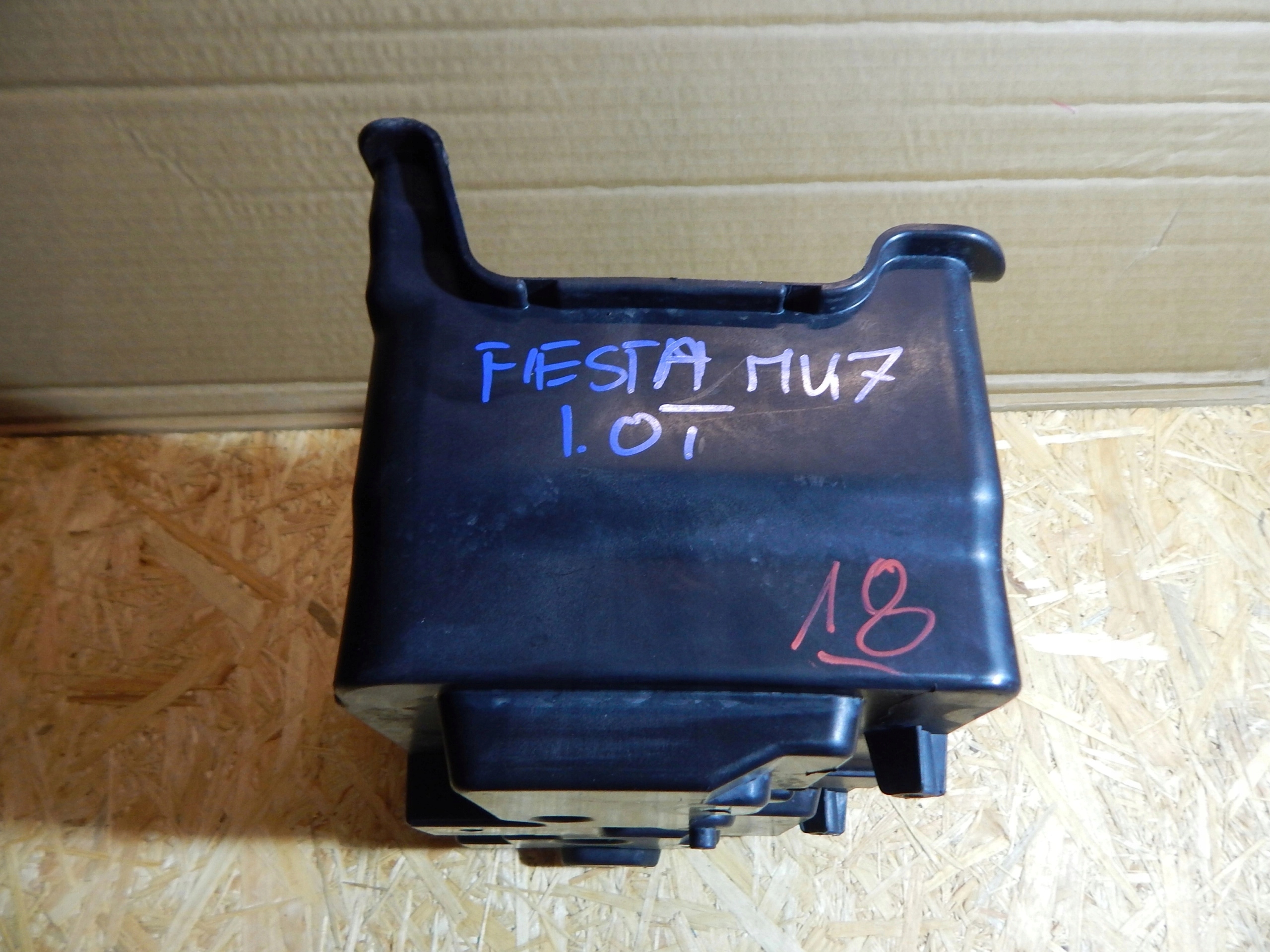 ford fiesta mk7 DRZIAK AUTOBATERIE