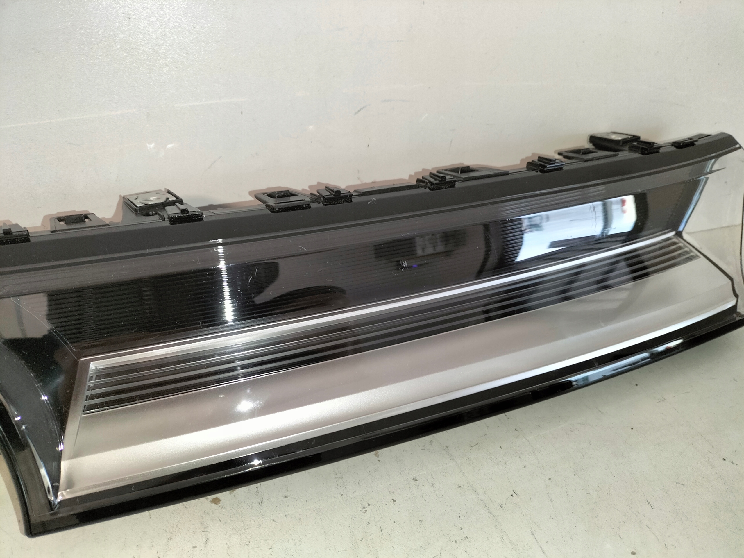 HMLOVKA SVETLO LED DRL PREDNÝ LAVA VW T7 MULTIVAN 21-