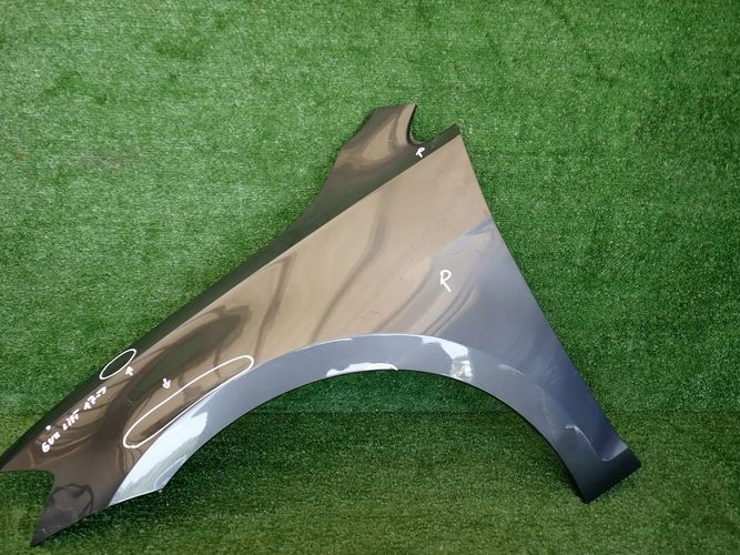 VW GOLF VII LIFT 17- ĽAVÝ PREDNÝ BLATNÍK