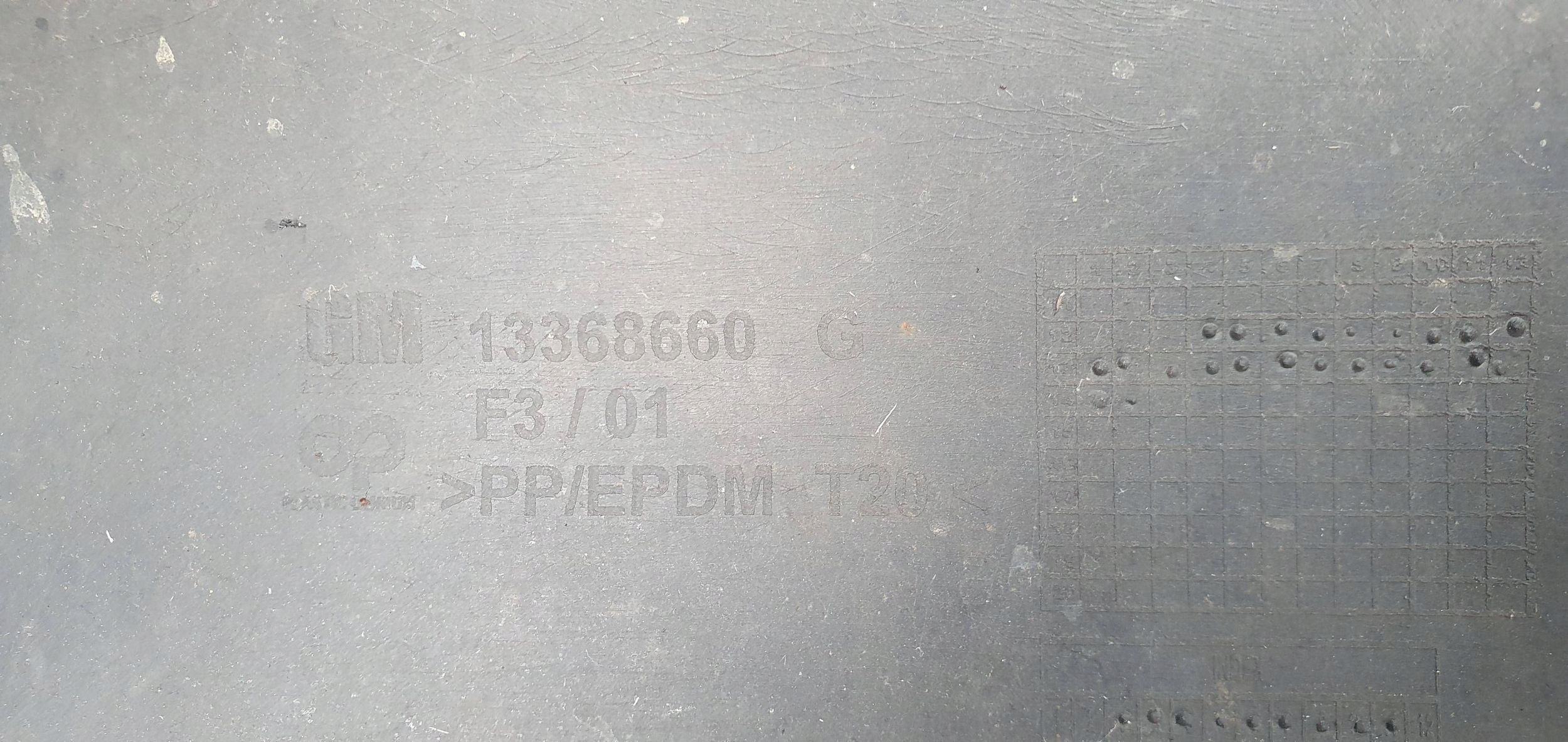 Opel Astra J LIFT PREDNÝ NÁRAZNÍK 13368660