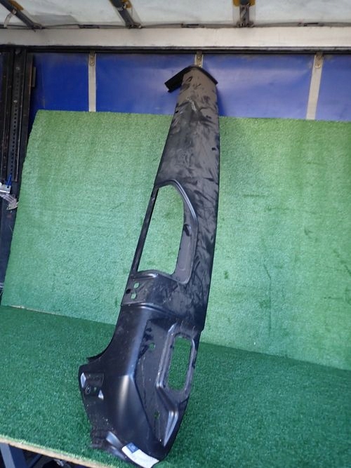 MERCEDES SPRINTER 95- PRAVÝ ZADNÝ STĹPIK