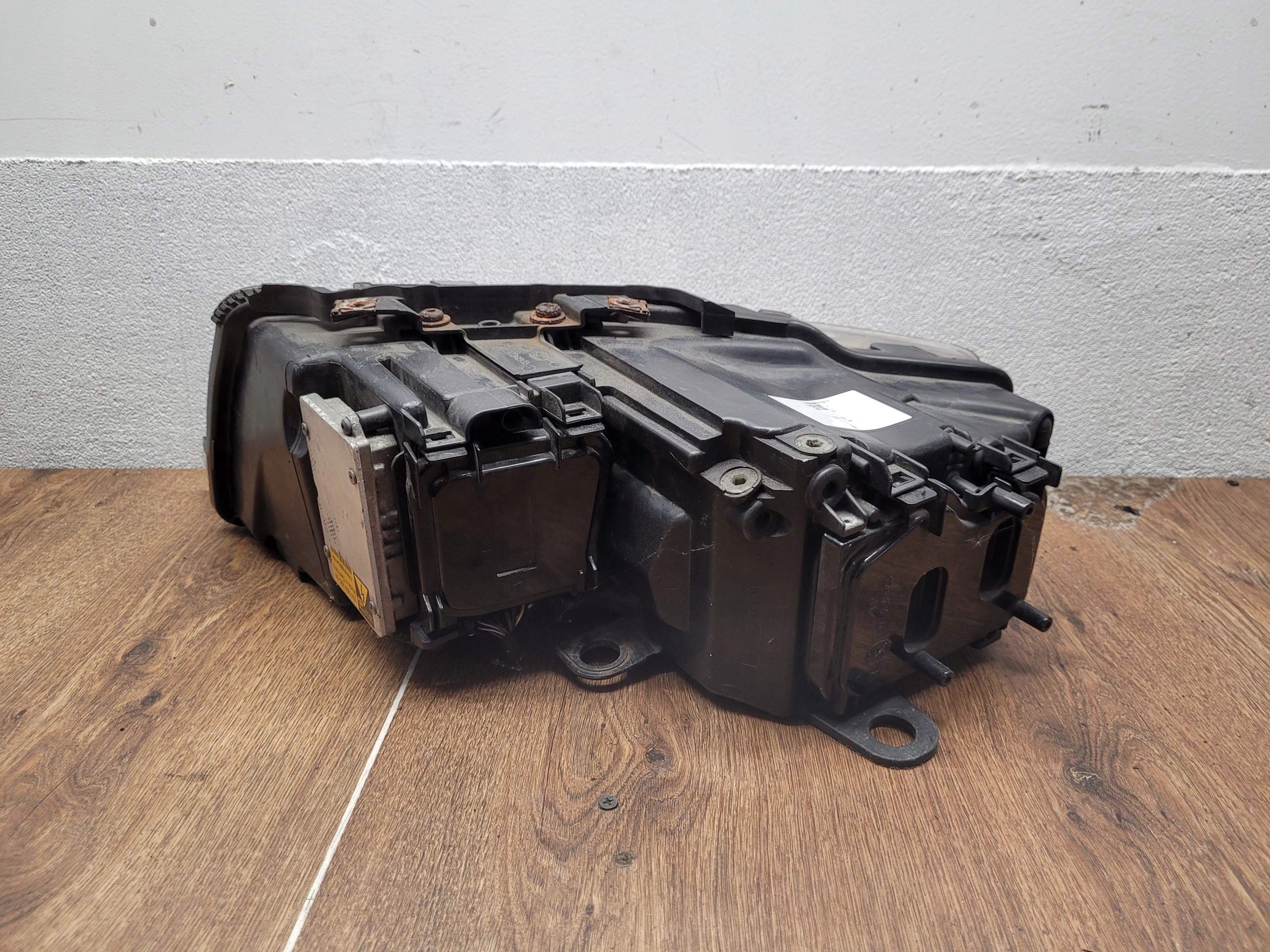 AUDI A8 D3 LIFT XENON PRAVÉ PREDNÉ SVETLO