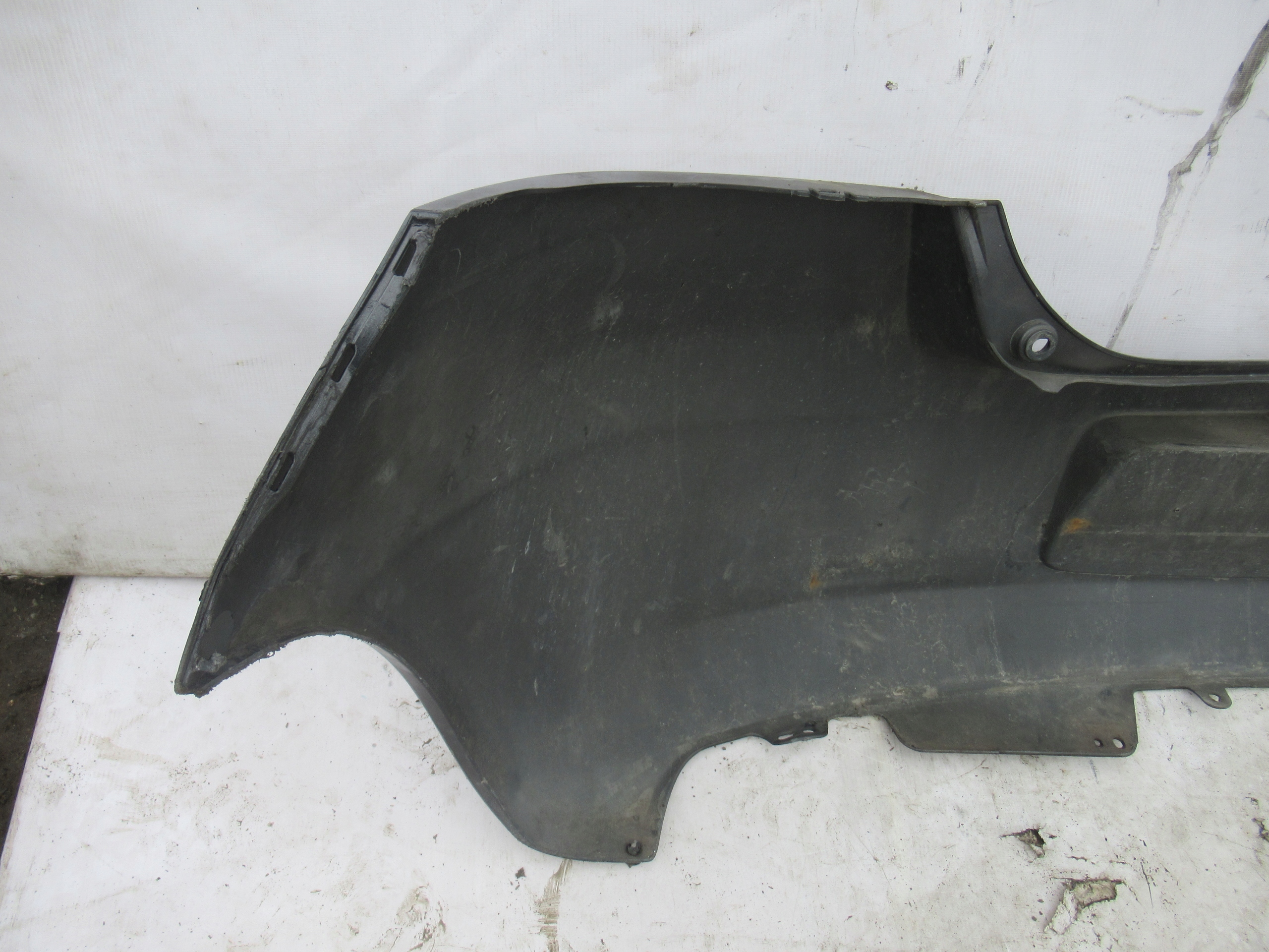 ZADNÝ NÁRAZNÍK TOYOTA YARIS II 2 05-09