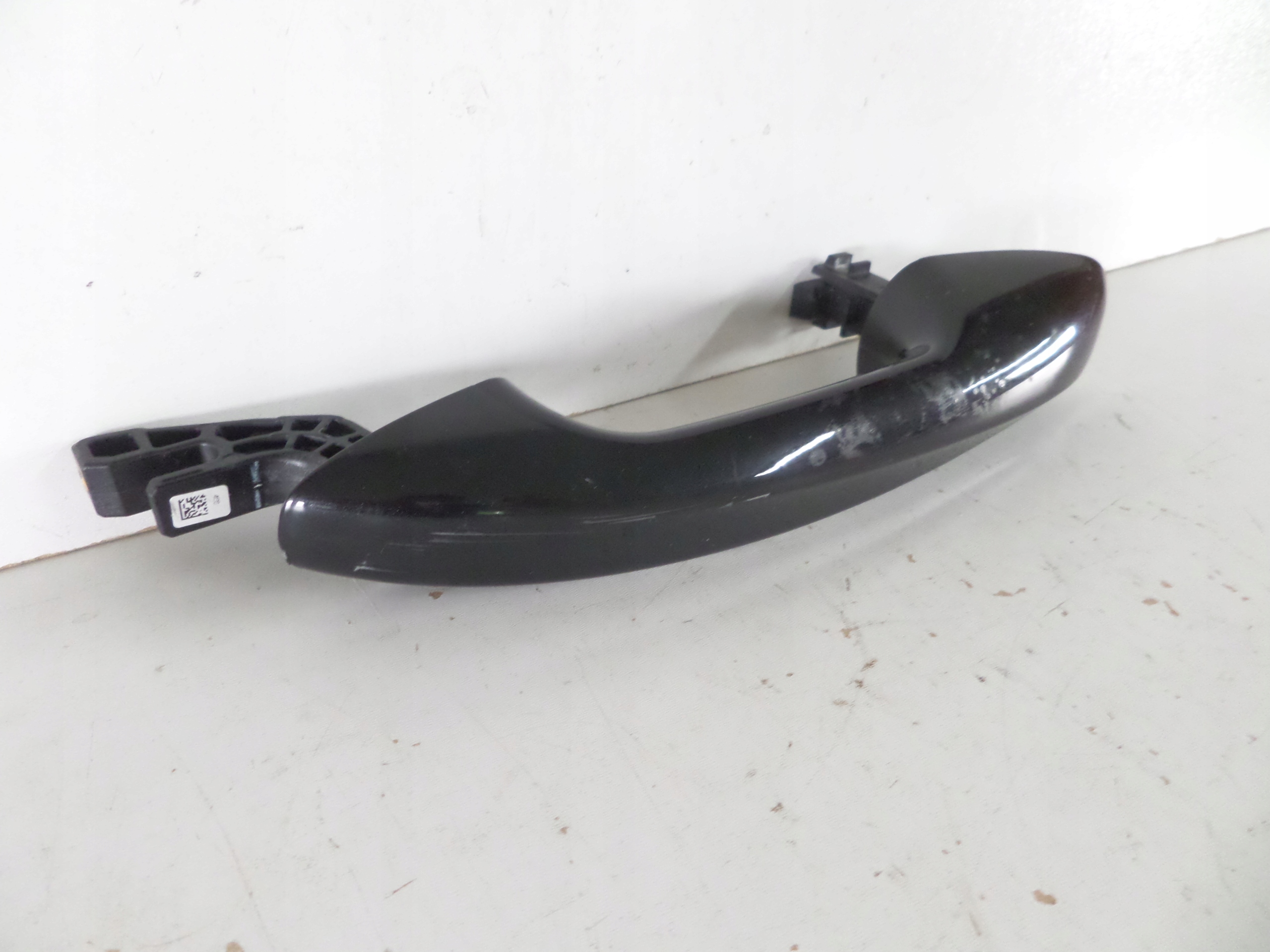 KLUČKA ĽAVÝCH PREDNÝCH DVERÍ MERCEDES C KLASA W205 14-