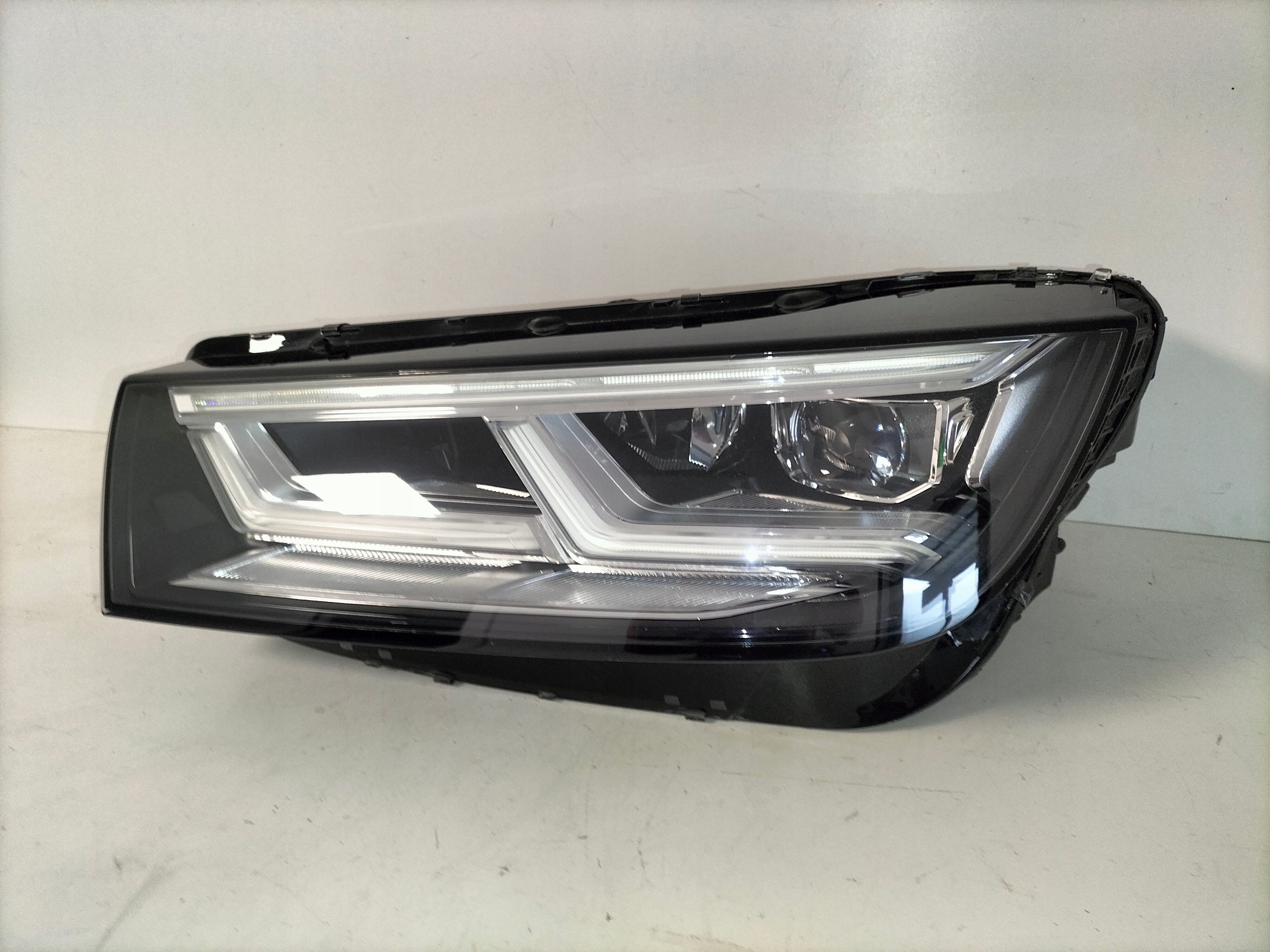 LAVE PREDNE SVETLO AUDI Q5 SQ5 II 80A 16-20 FULL LED MATRIX