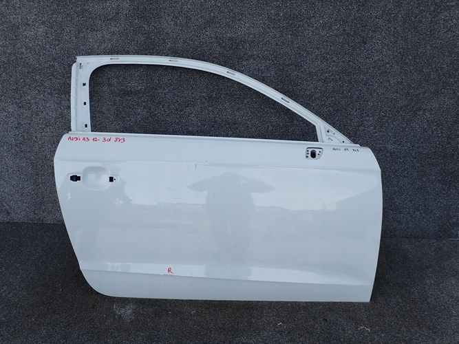 AUDI A3 8V 3d 12- PRAVE PREDNE DVERE