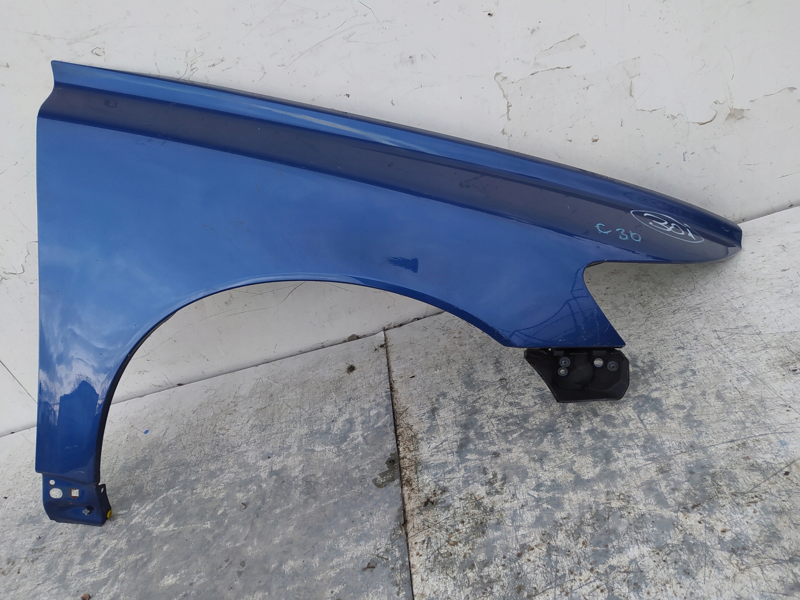 VOLVO S40 V50 PRAVY PREDNY BLATNIK