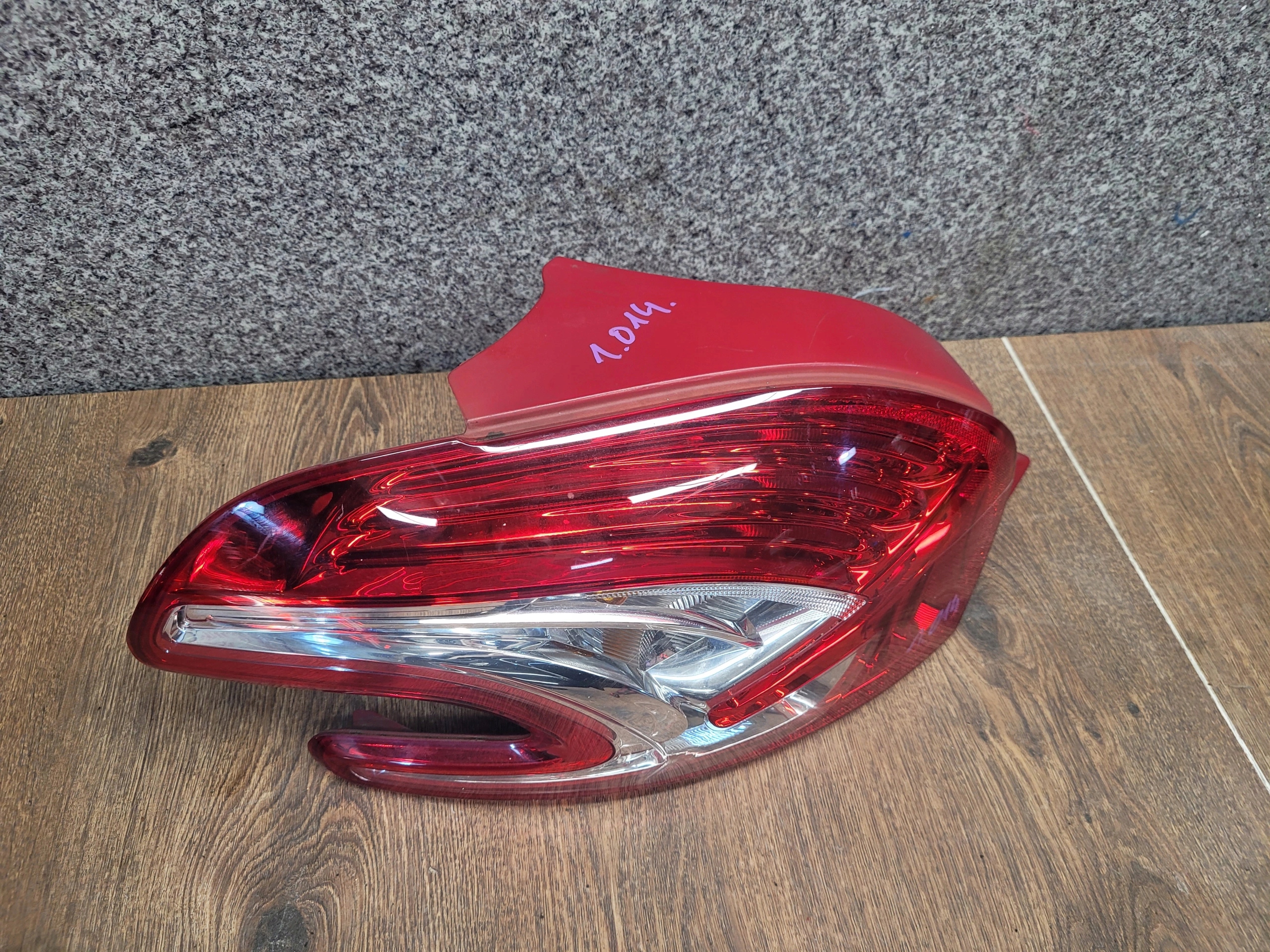 PEUGEOT 208 9672628280 PRAVE ZADNE SVETLO