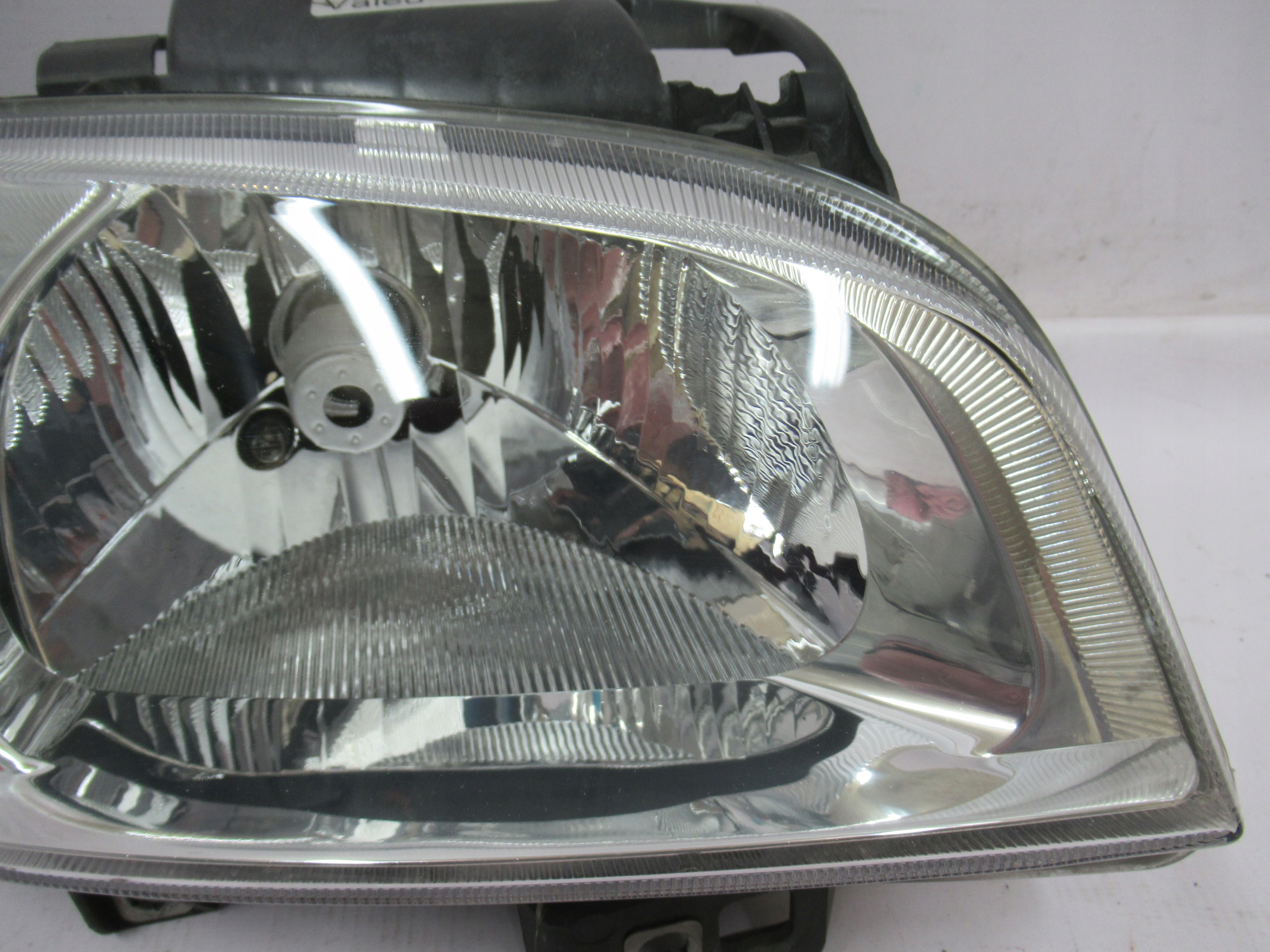 PRAVE PREDNE SVETLO SEAT IBIZA II 99-02