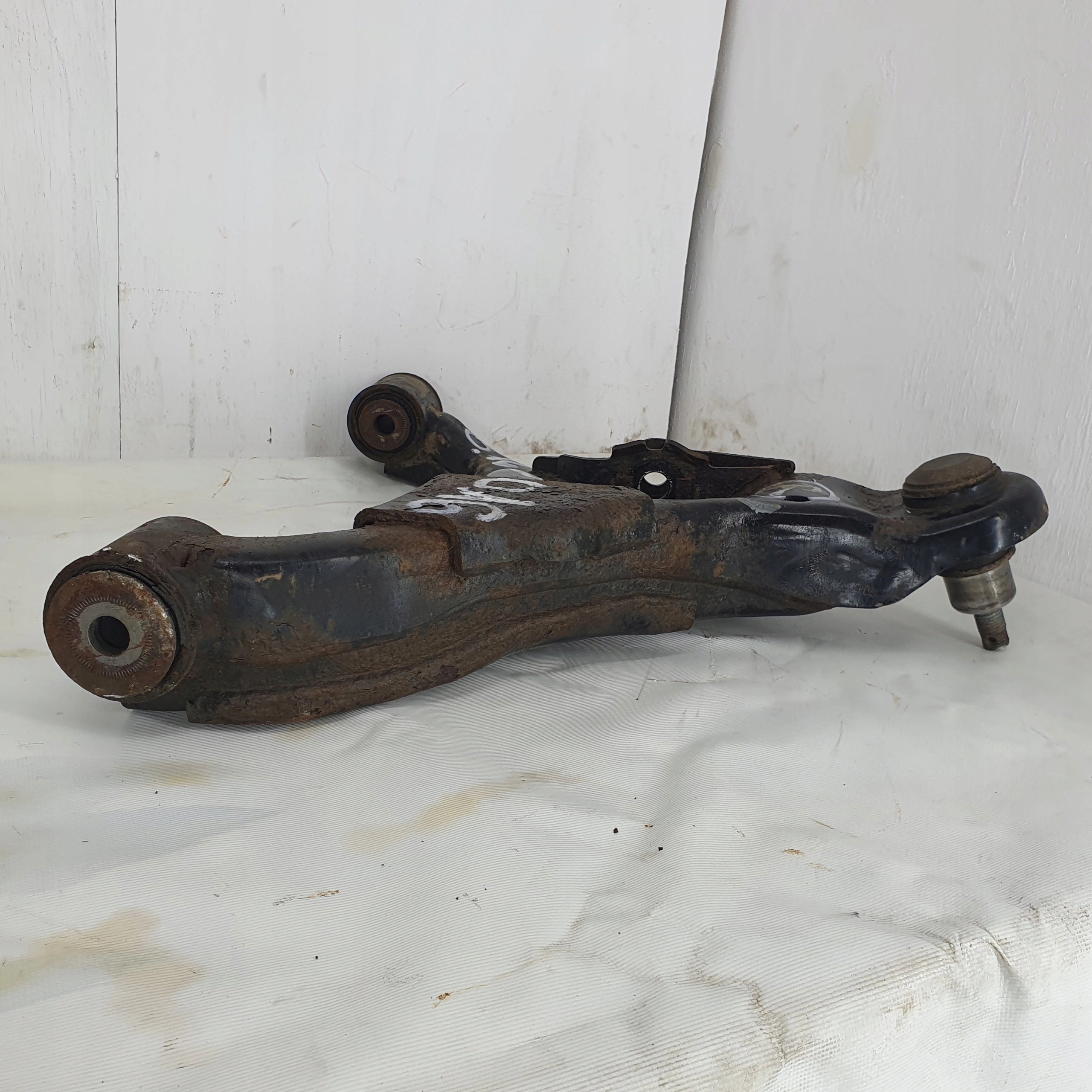 FORD RANGER III IV 015- PRAVÉ PREDNÉ SPODNÉ RAMENO