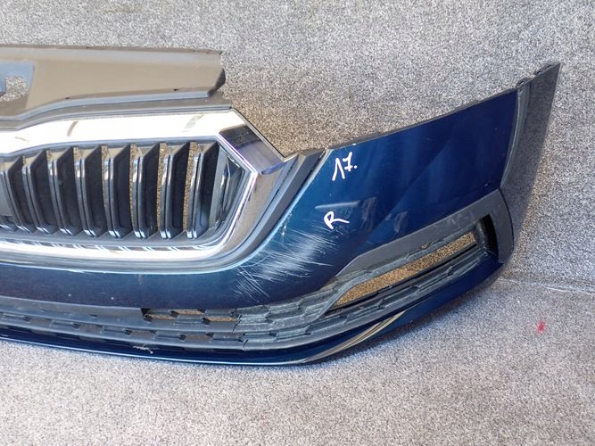 SKODA OCTAVIA IV PREDNÝ NÁRAZNÍK NASÁVANIA VZDUCHU