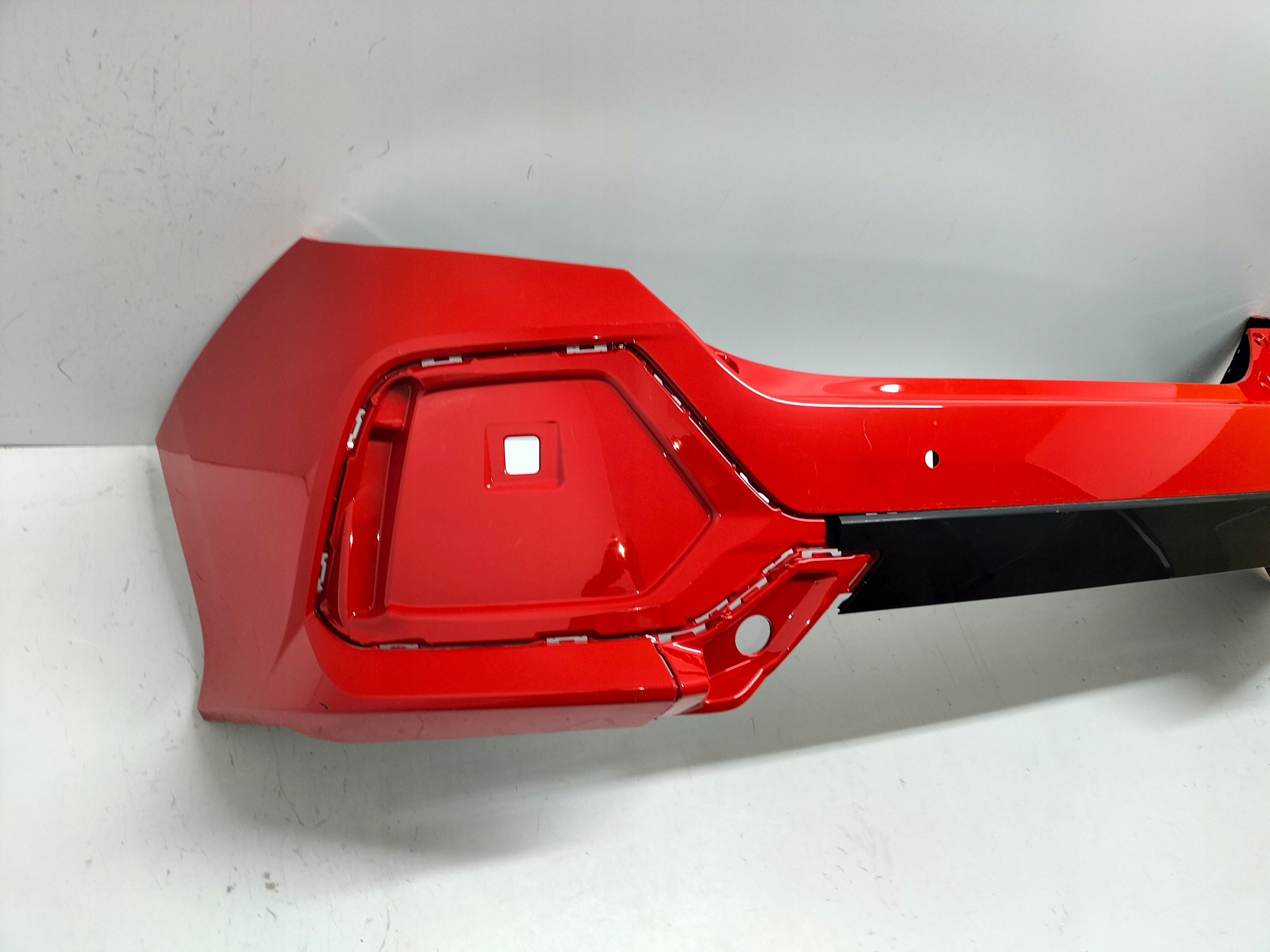 ZADNÝ NÁRAZNÍK HONDA CIVIC X 16- HB