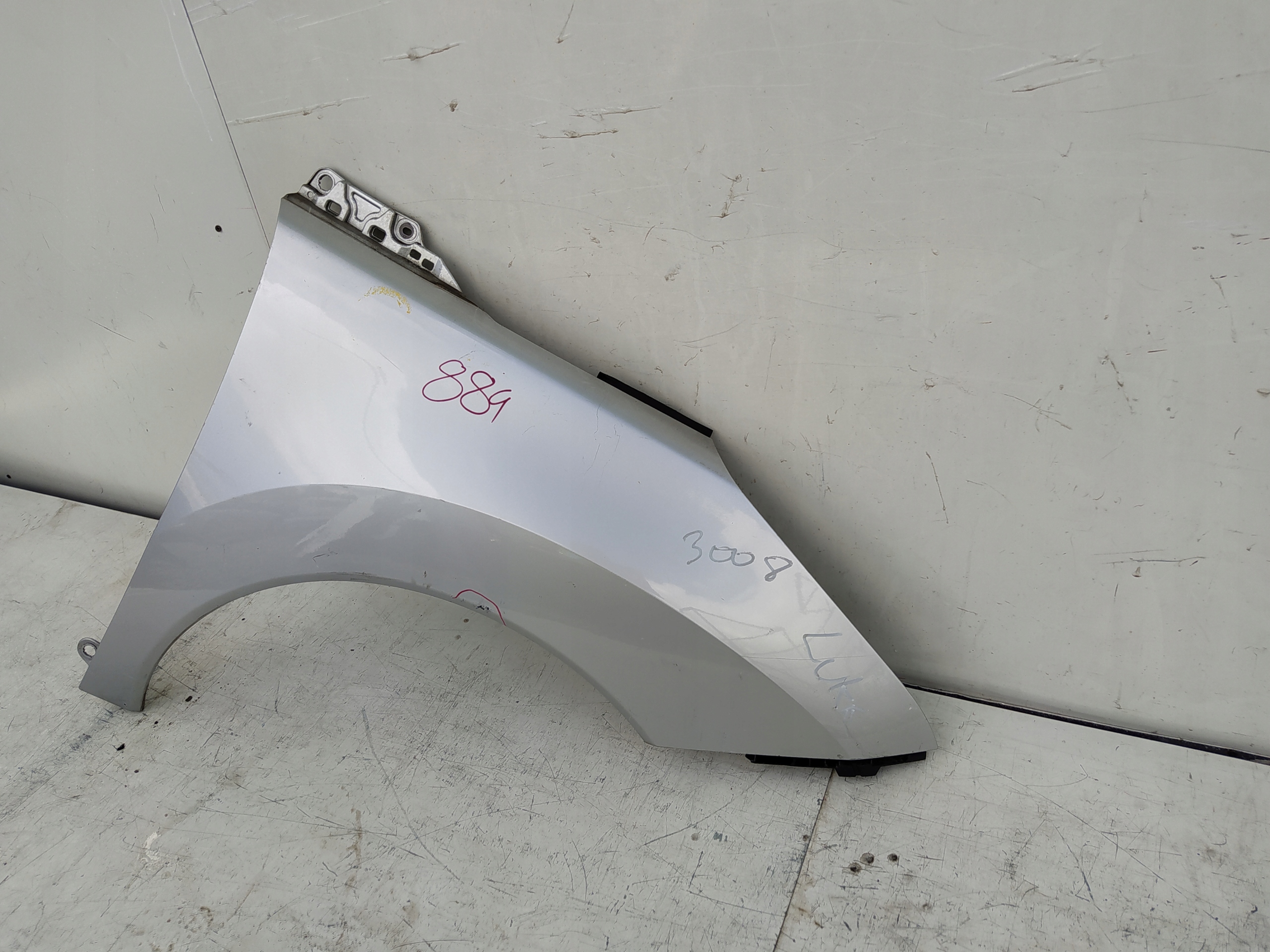 PEUGEOT 3008 PRAVY PREDNY BLATNIK