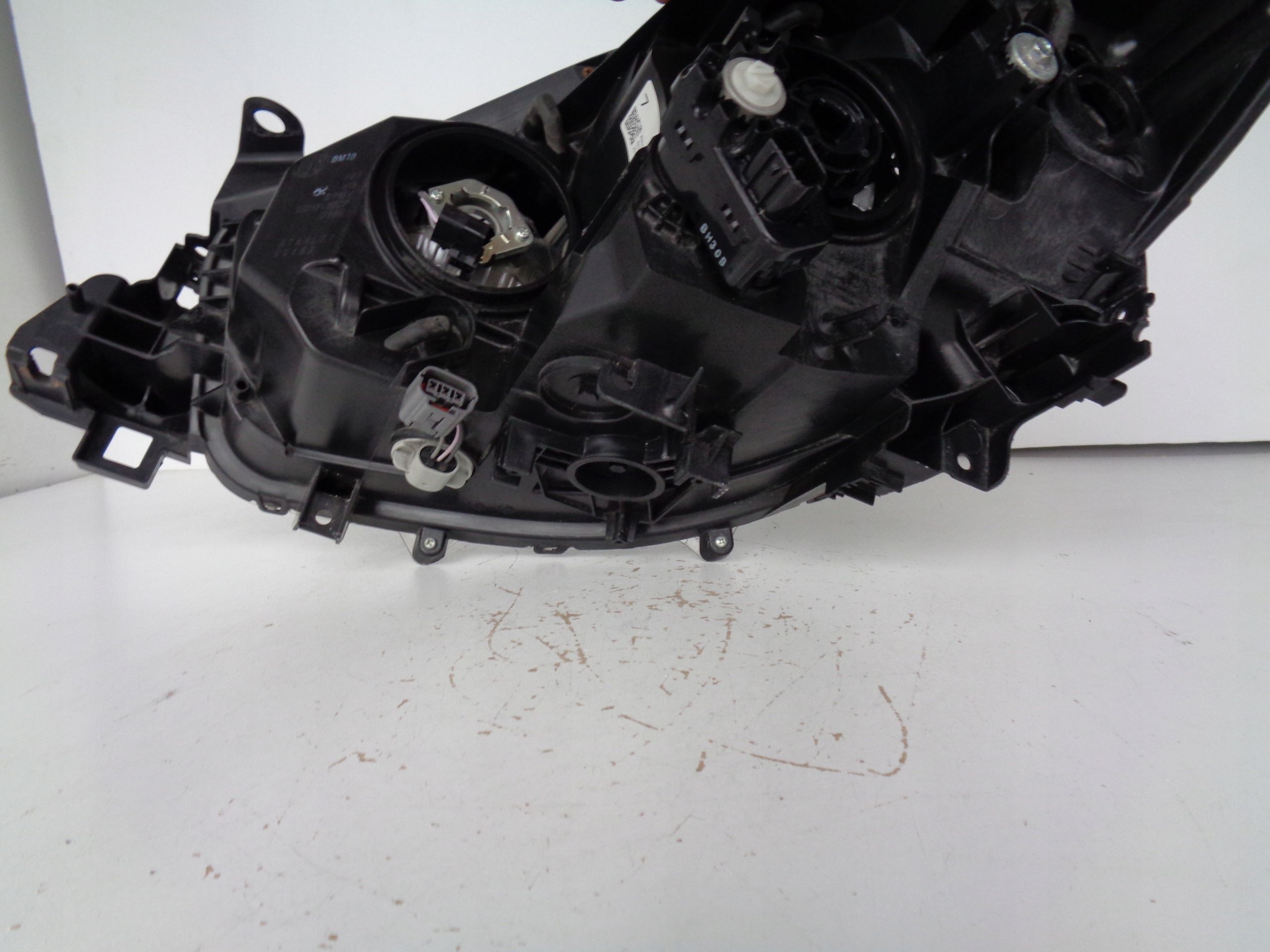 PRAVE PREDNE SVETLO MAZDA CX5 12-16