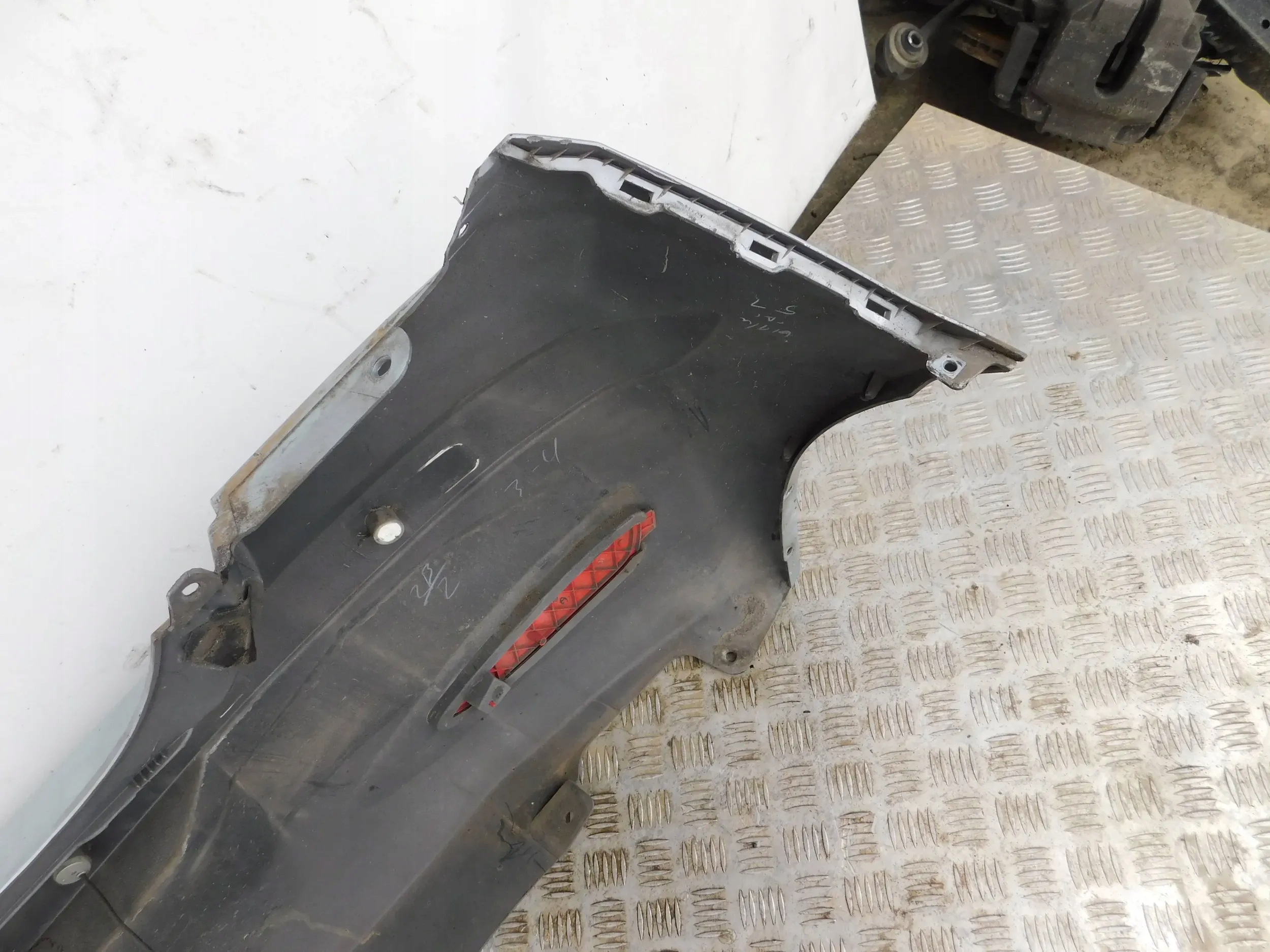 ZADNÝ NÁRAZNÍK HYUNDAI I10 LIFT 11-