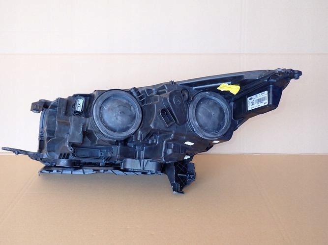 FORD KUGA MK2 II LIFT 16- PRAVE PREDNE SVETLO GV41-13W029-AJ