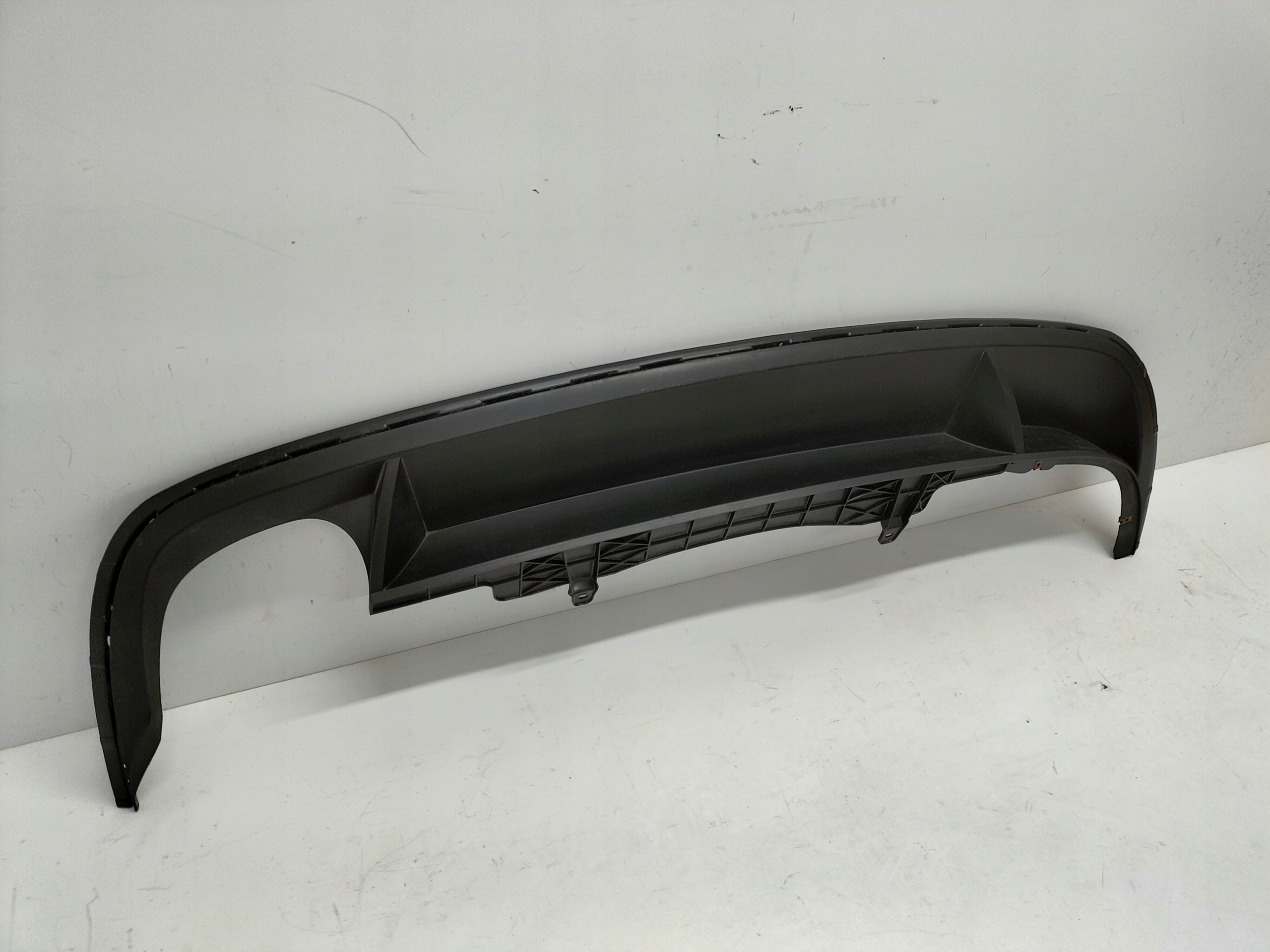 SPOJLER LIŠTA ZADNÉHO NÁRAZNÍKA VW PASSAT  B7 10-14 SEDAN