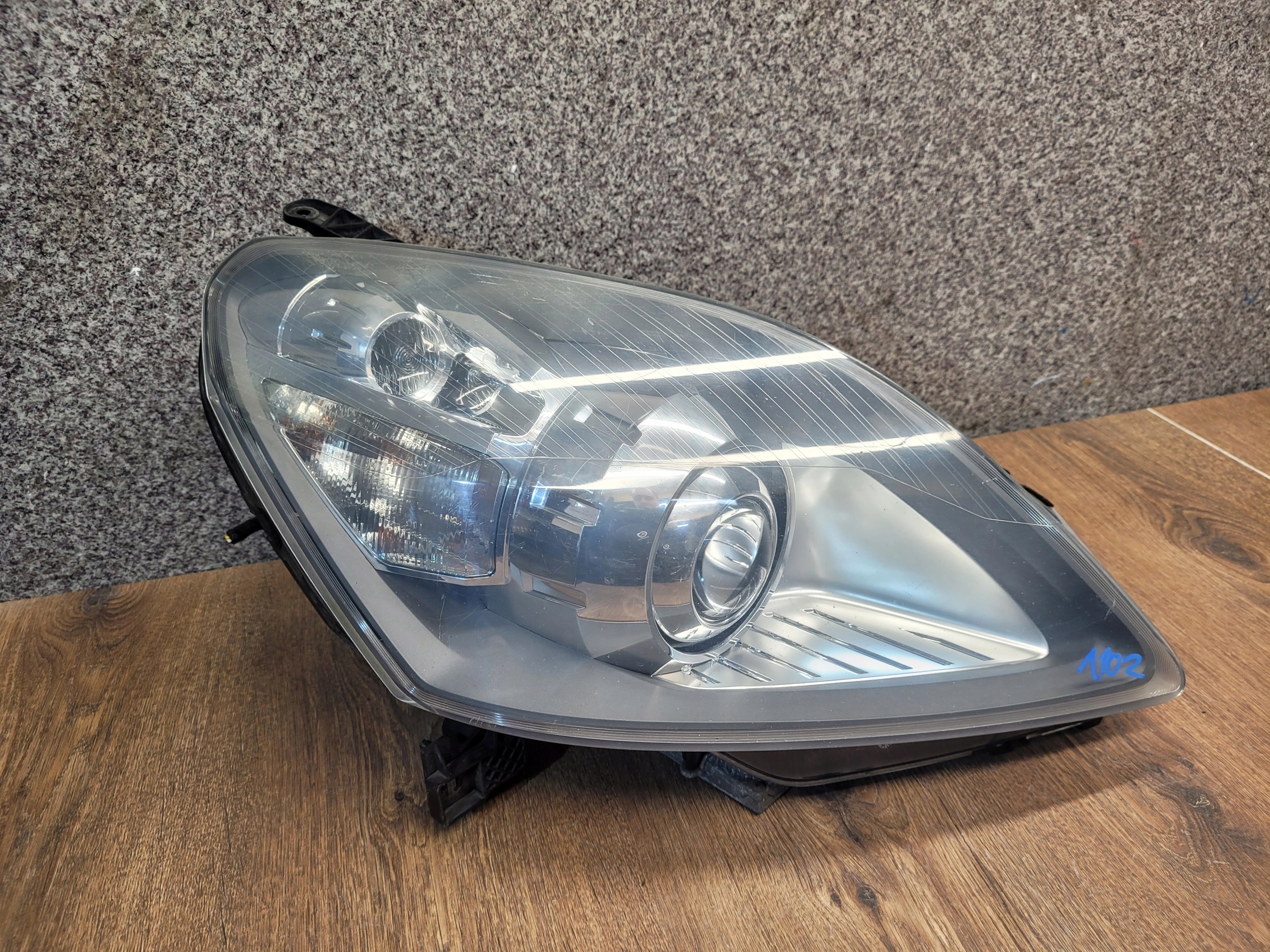 OPEL ZAFIRA B PRAVÉ PREDNÉ SVETLO XENON 0301214682