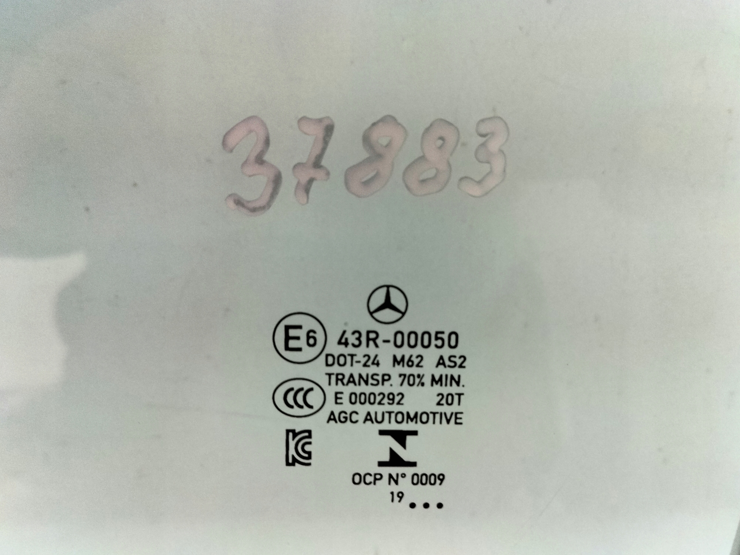 SKLO LAVYCH PREDNYCH DVERI MERCEDES B KLASA W247 19-