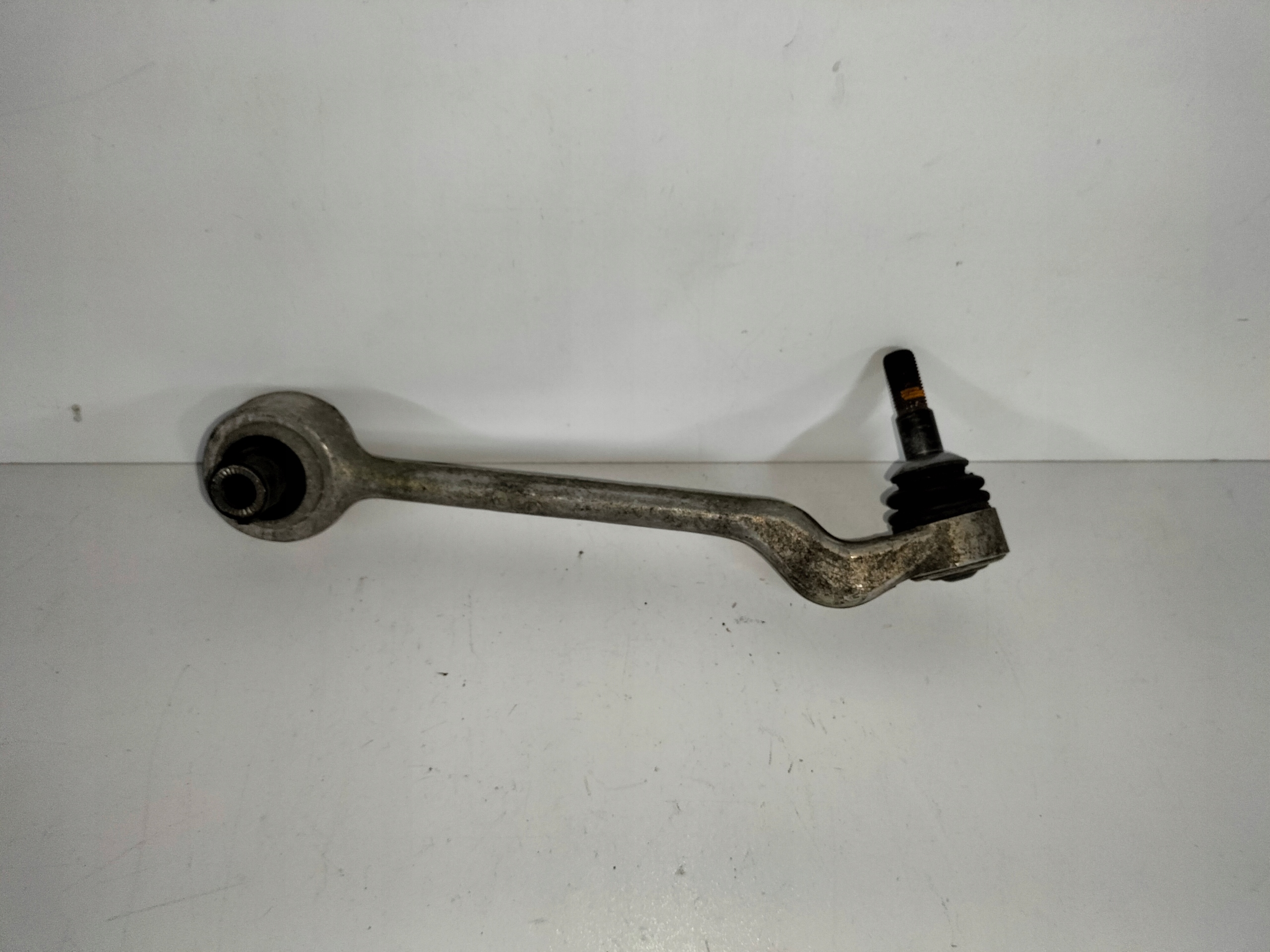 LAVE PREDNE SPODNÉ RAMENO BMW 1 E81 E87 E88 04- BMW 3 E90 E91 04-