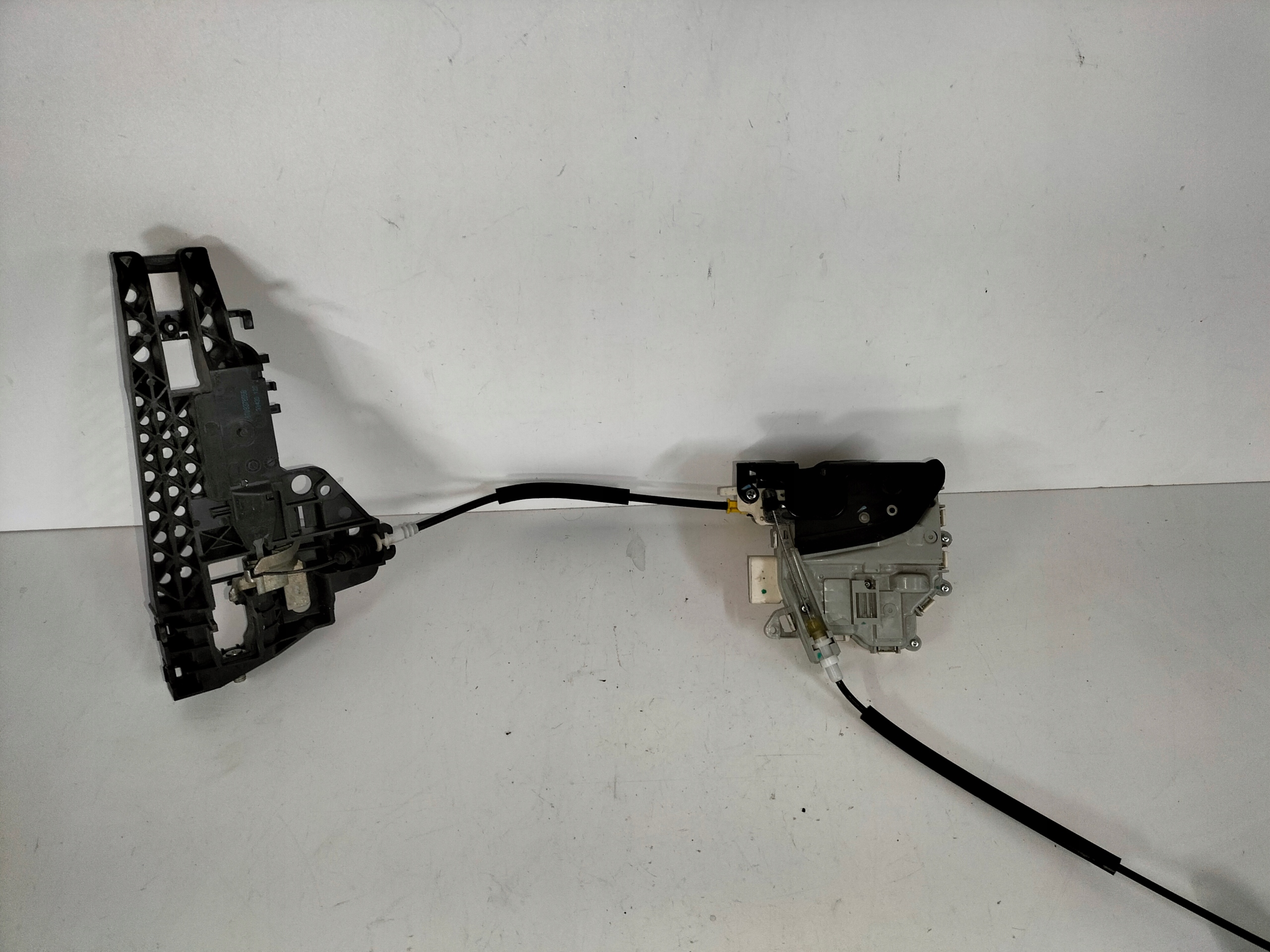 ZÁMOK ĽAVÝCH ZADNÝCH DVERÍ AUDI A4 B8 07- A5 07-