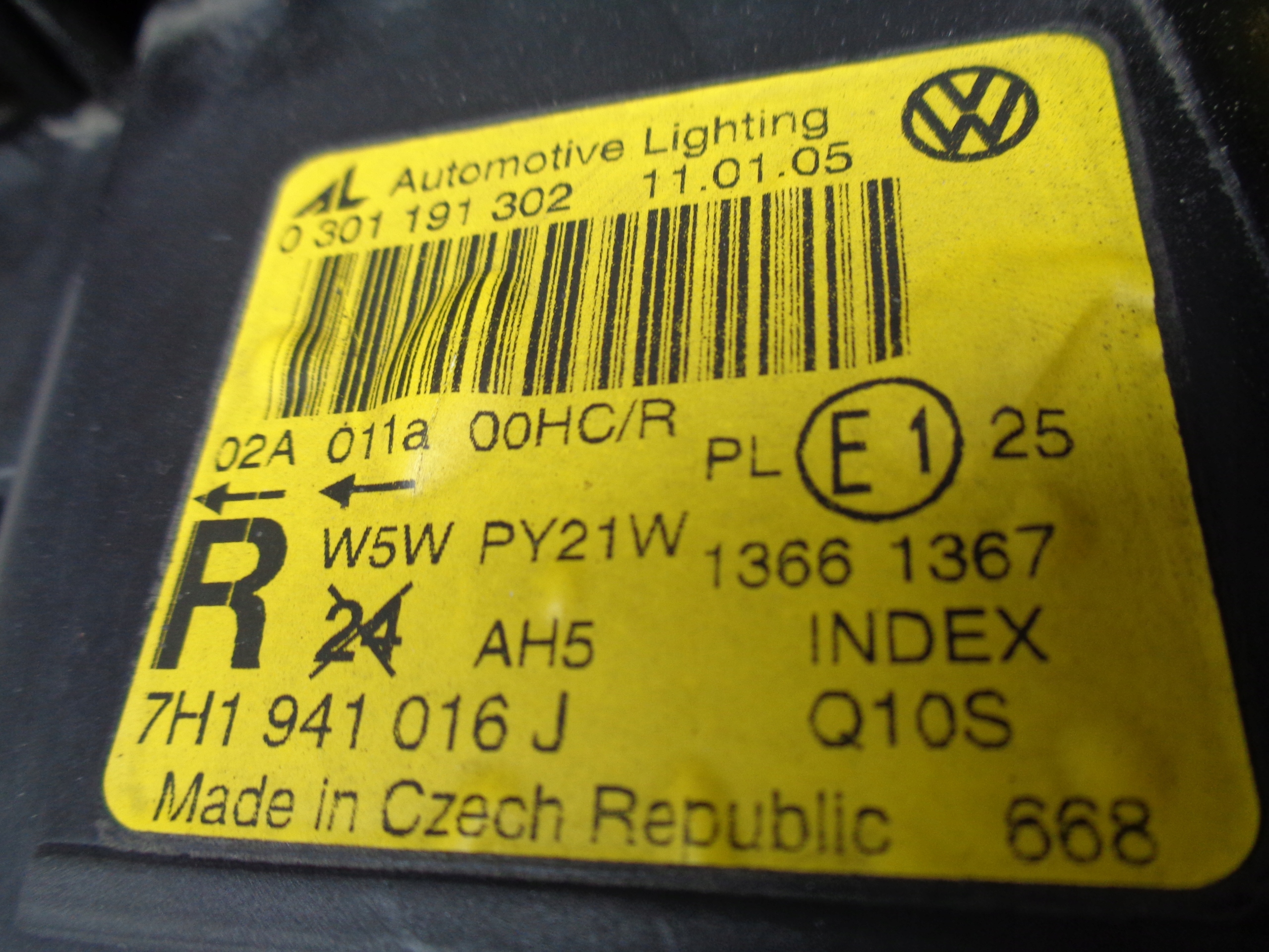 PRAVE PREDNE SVETLO VW T5 7H 7H0 03-09