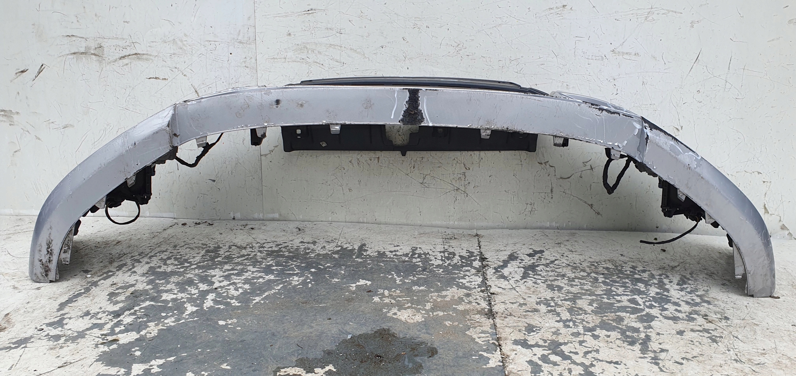 AUDI A3 8V PREDNÝ NÁRAZNÍK 8V3307437