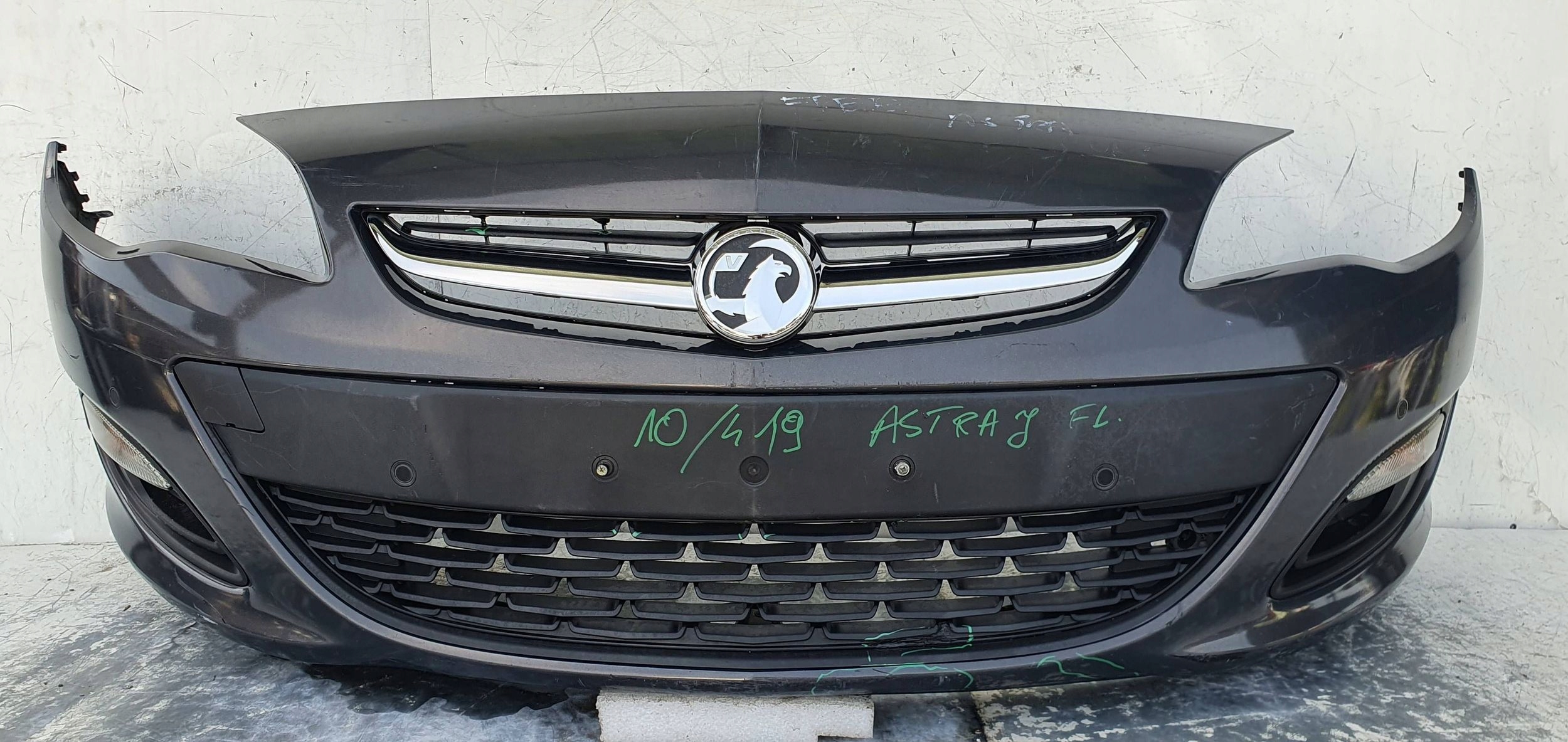 Opel Astra J lift PDC PREDNÝ NÁRAZNÍK 13368660