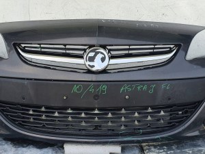 Opel Astra J lift PDC PREDNÝ NÁRAZNÍK 13368660 Opel Astra J lift PDC PREDNÝ NÁRAZNÍK 13368660