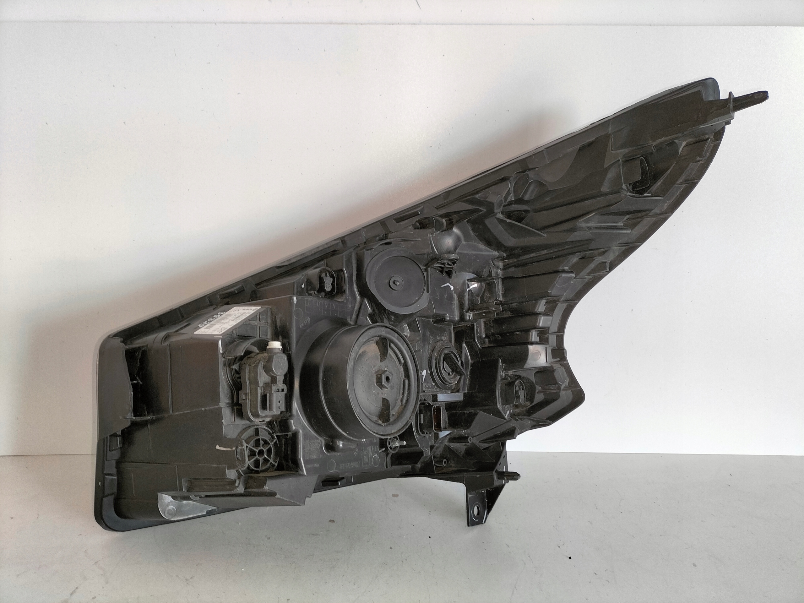 PRAVE PREDNE SVETLO OPEL VIVARO II B 14-19