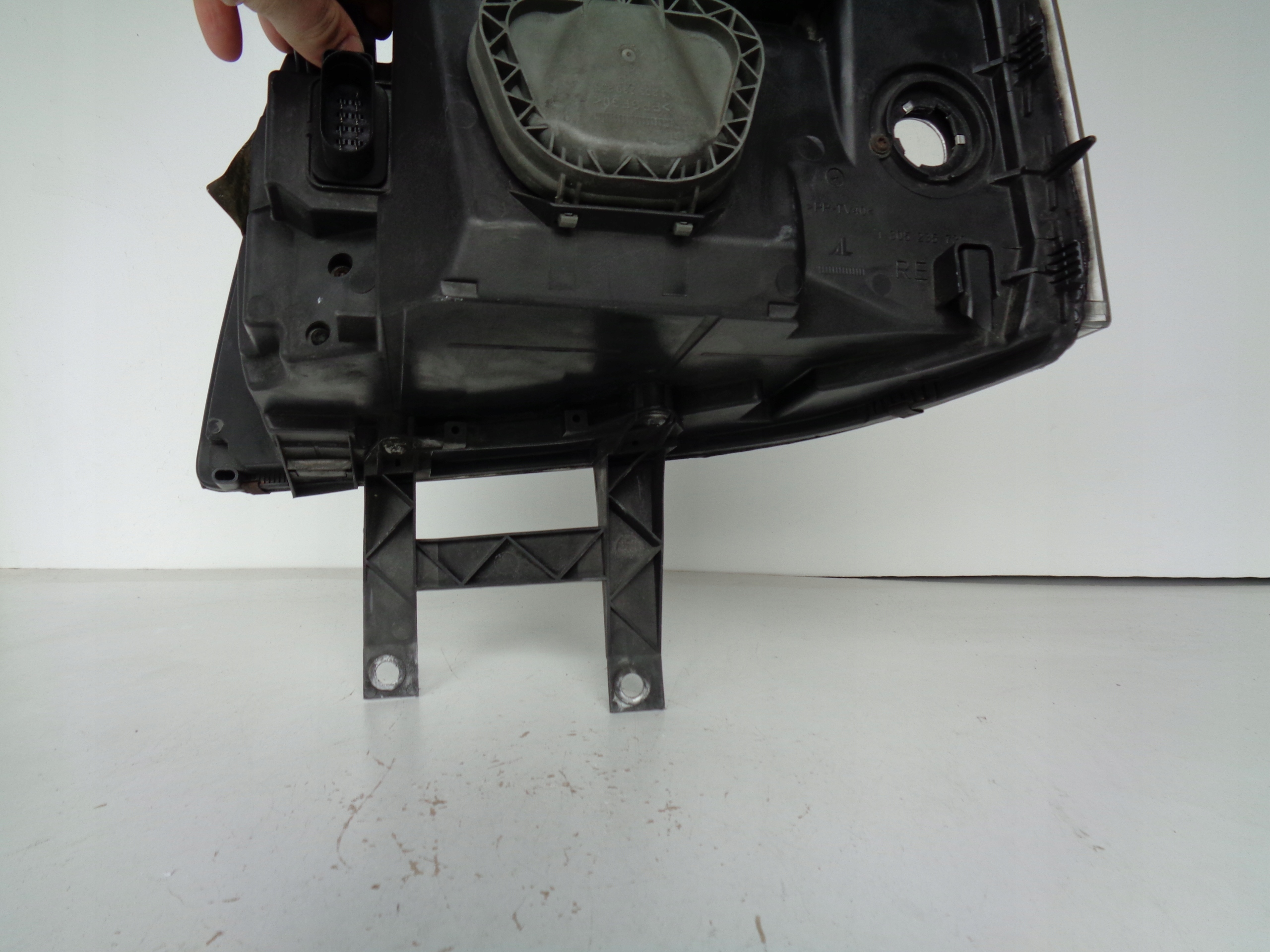PRAVE PREDNE SVETLO VW T5 7H 7H0 03-09