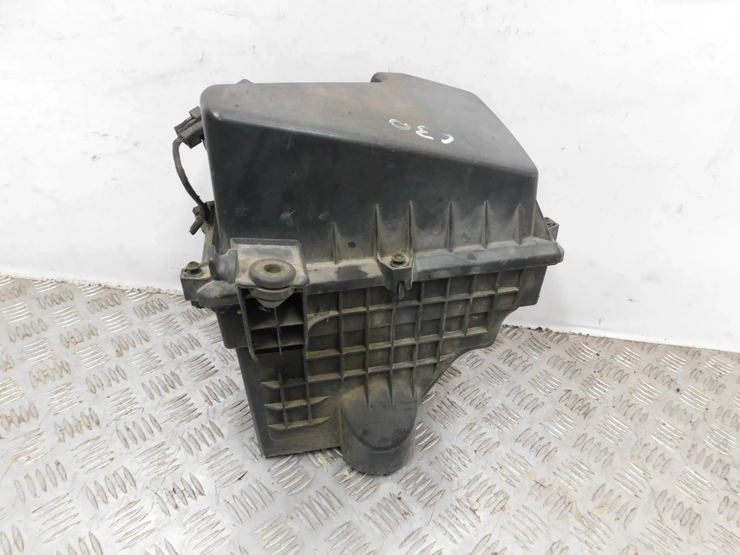 OBAL VZDUCHOVÉHO FILTERA VOLVO C30 2.0 D