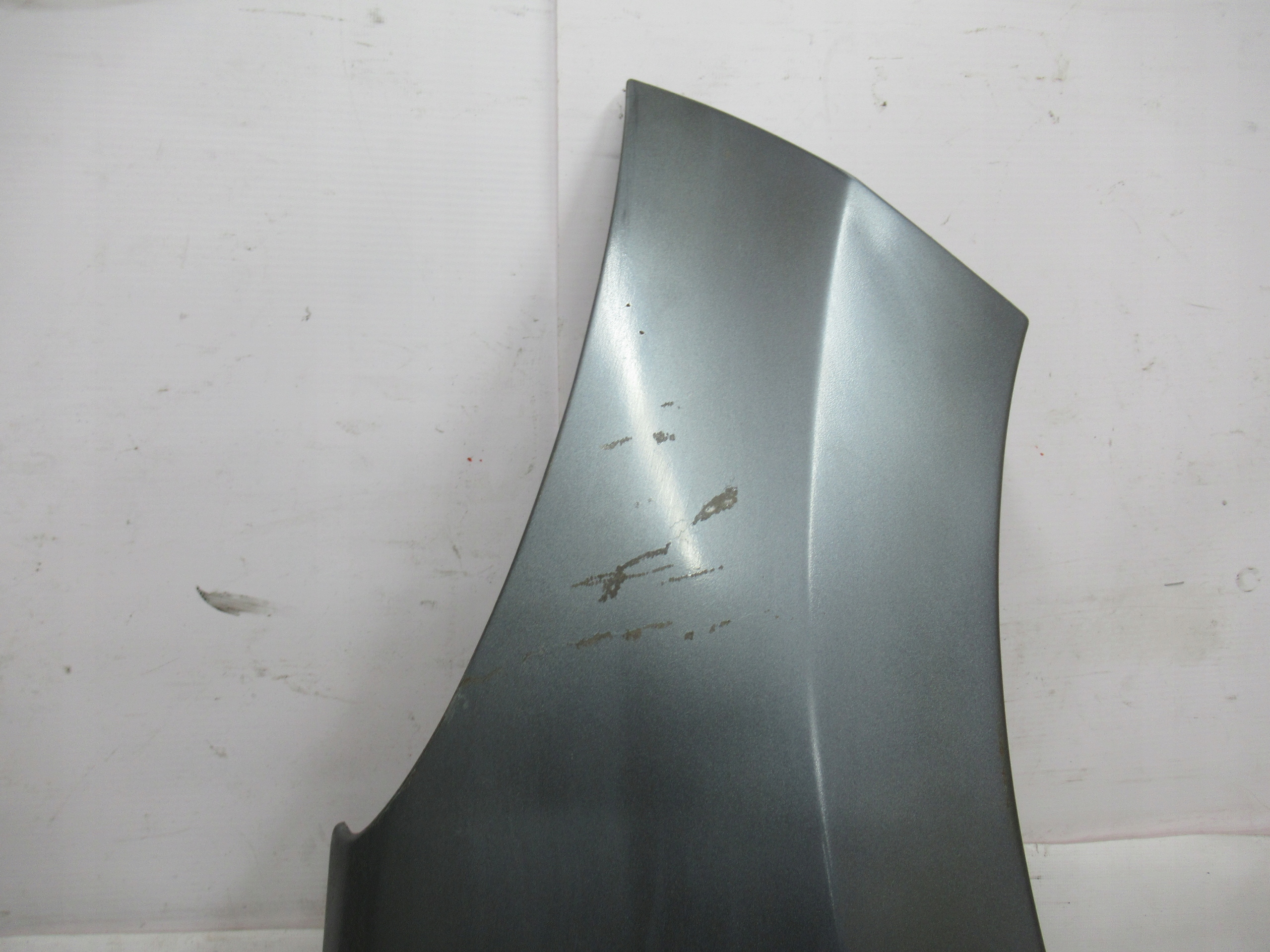 PRAVÝ PREDNÝ BLATNÍK PEUGEOT 207