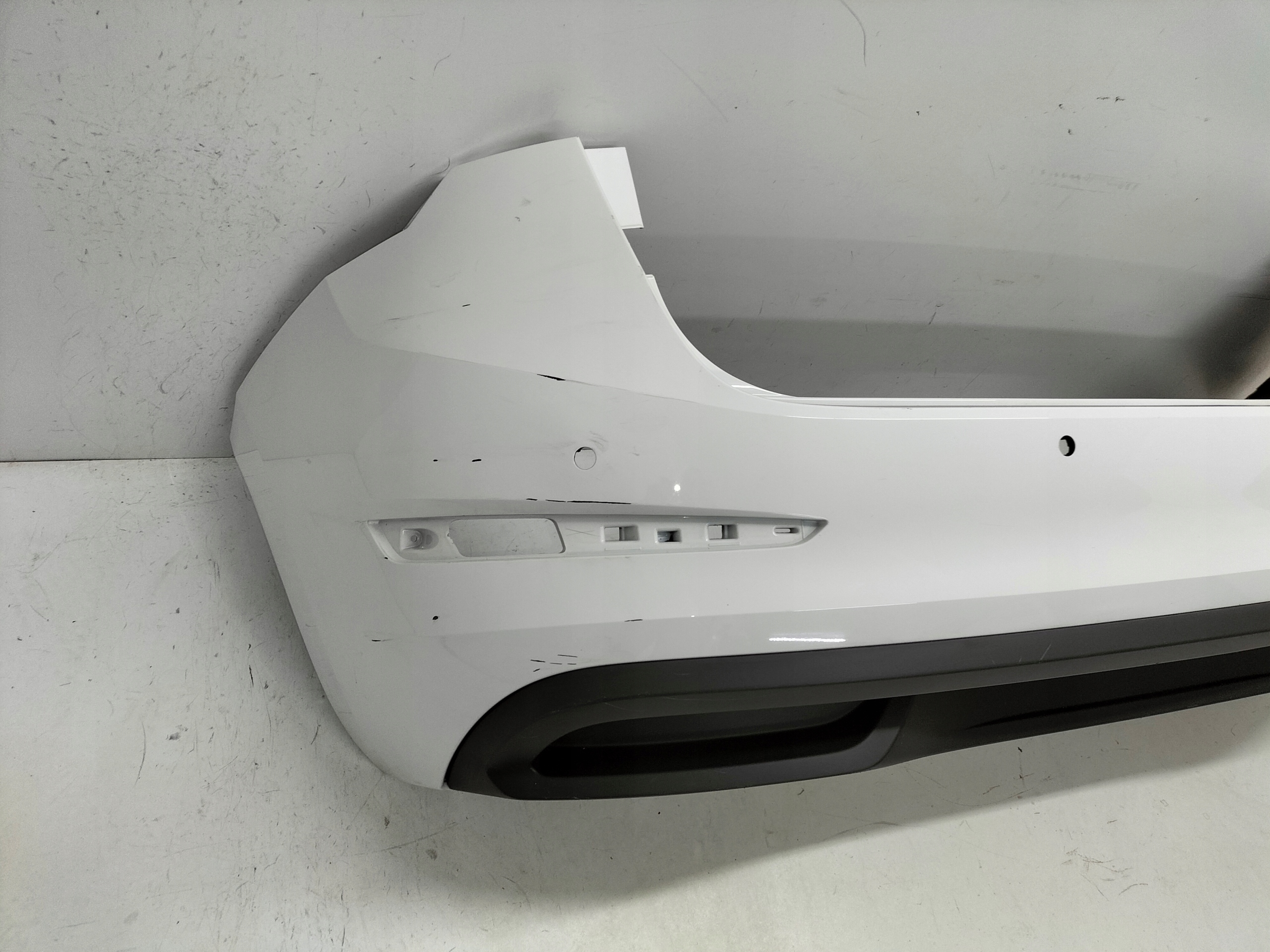 ZADNÝ NÁRAZNÍK SKODA SCALA 19-