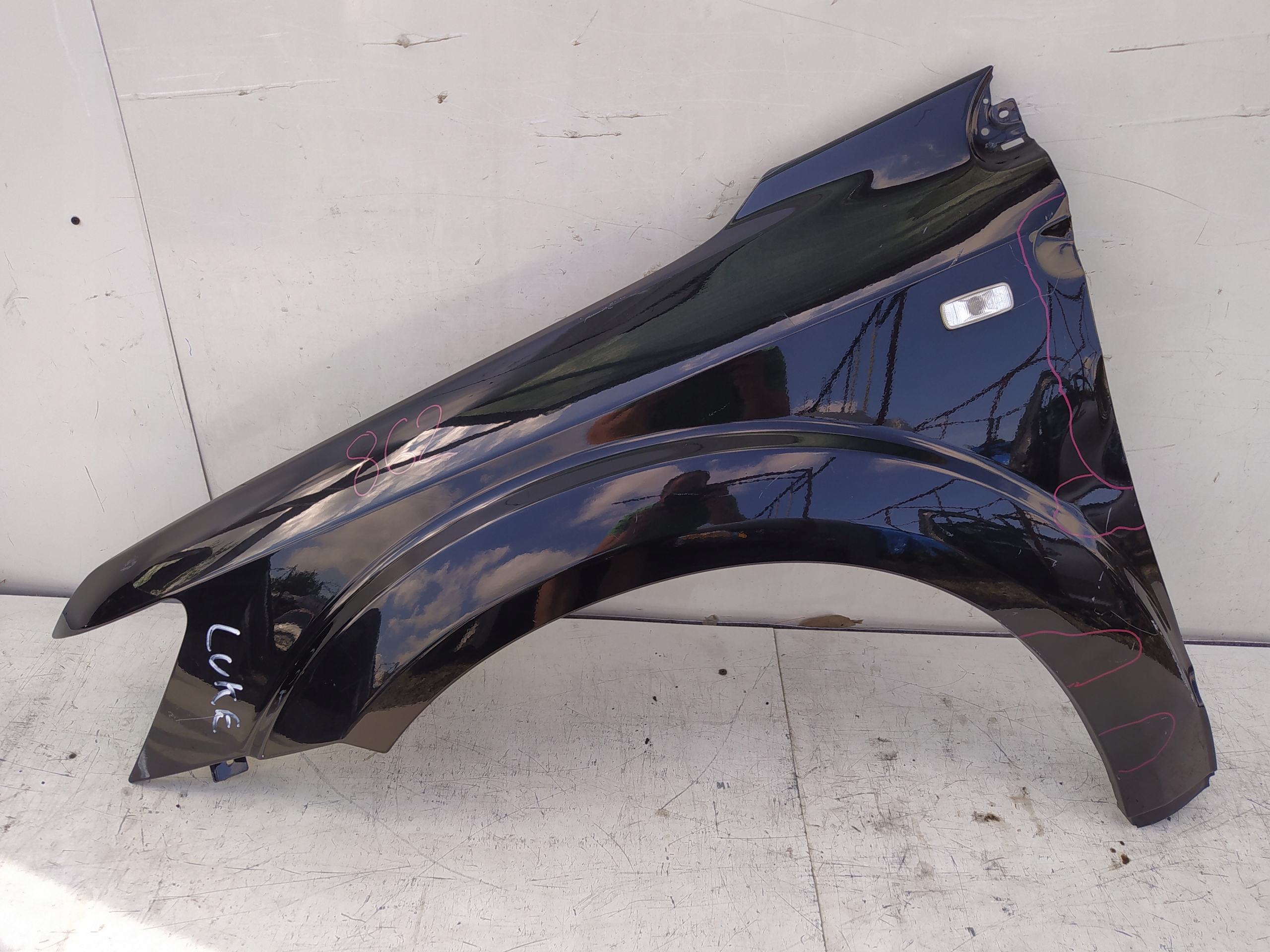 DODGE JOURNEY ĽAVÝ PREDNÝ BLATNÍK