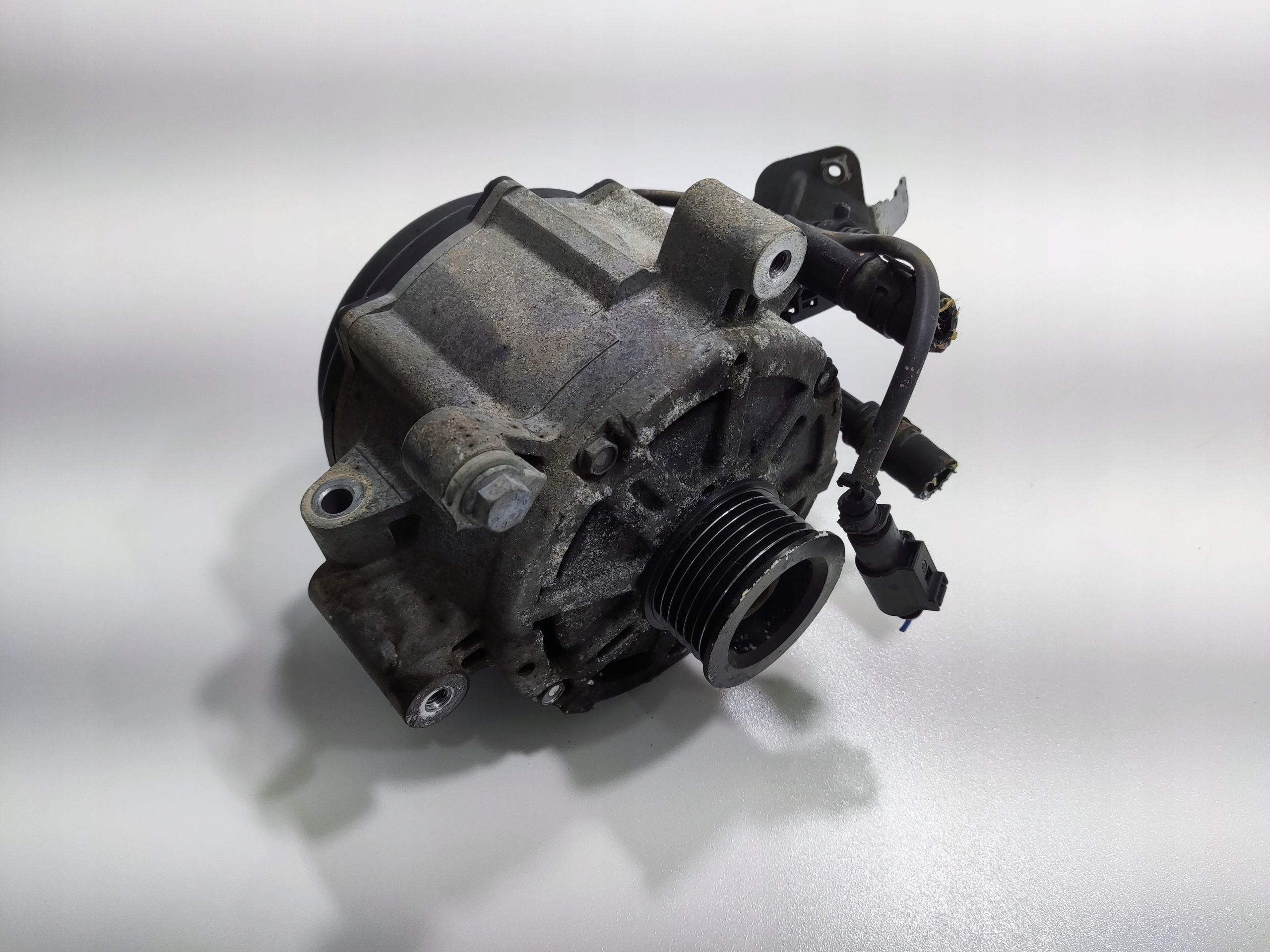 ALTERNÁTOR PORSCHE CAYENNE I 4.8 V8 94860302500 2007-2009 LIFT